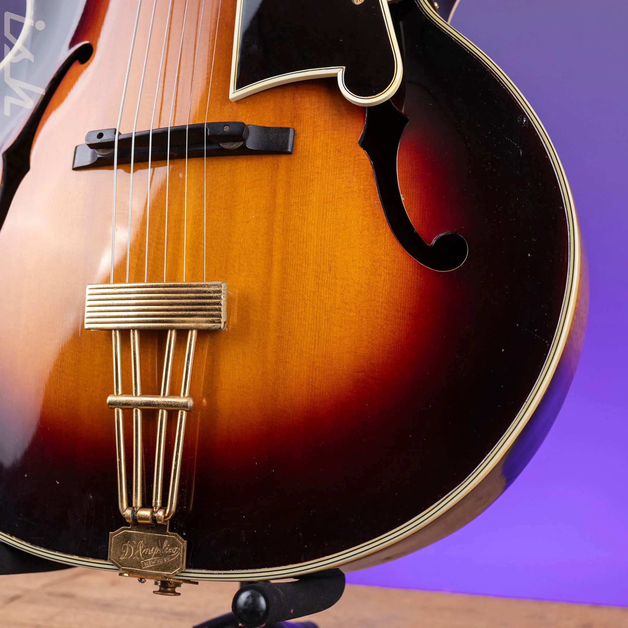 1940 D’Angelico Style B ArchTop Tobacco Burst - Image 5