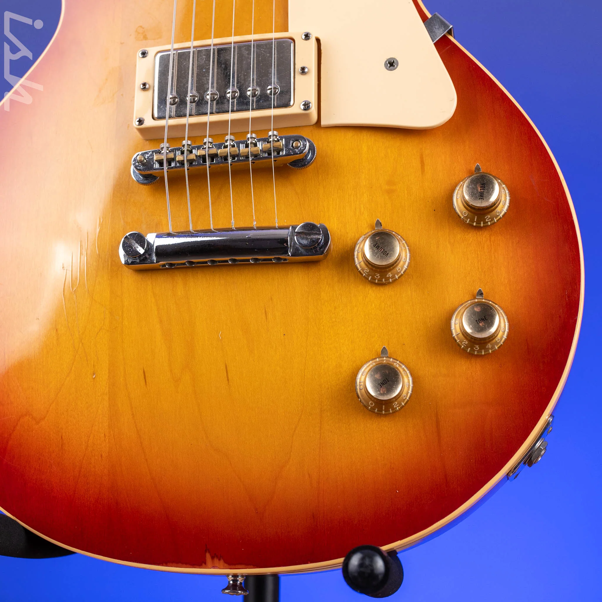 1970's Gibson Les Paul Deluxe Cherry Sunburst w/ Gibson Embossed T-Top Pickup - Image 4