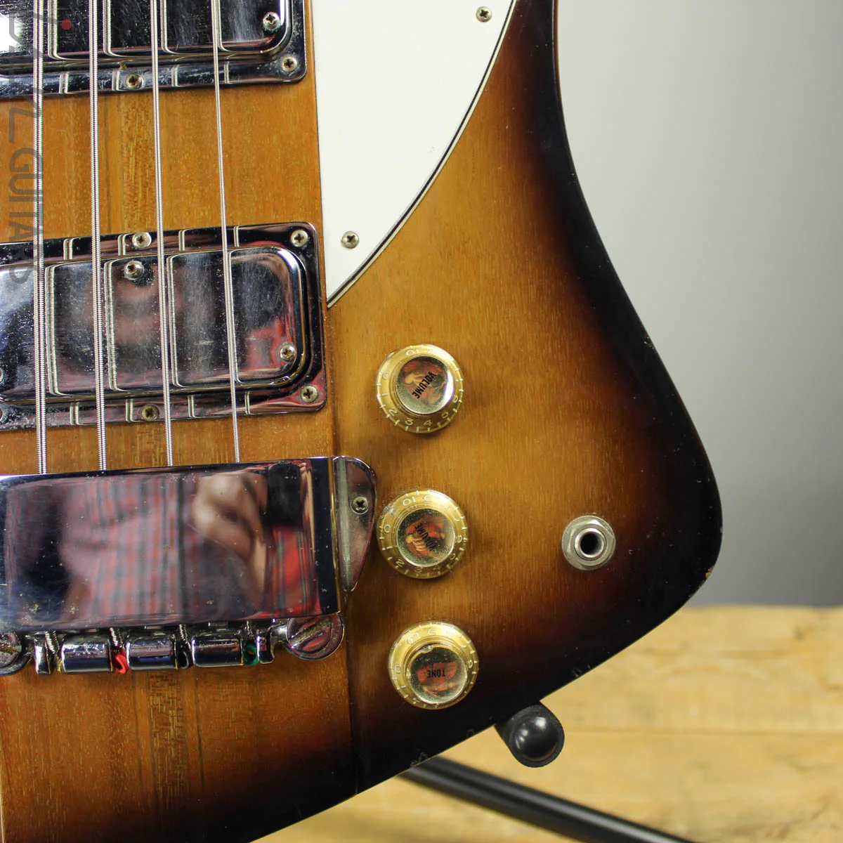 1976 Gibson Thunderbird Sunburst - Image 3