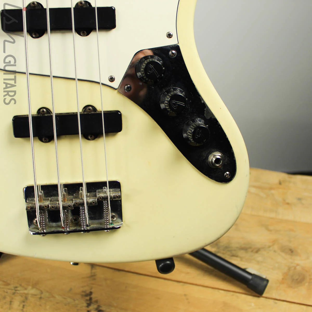 1989 Fender Jazz Bass Olympic White - Image 3