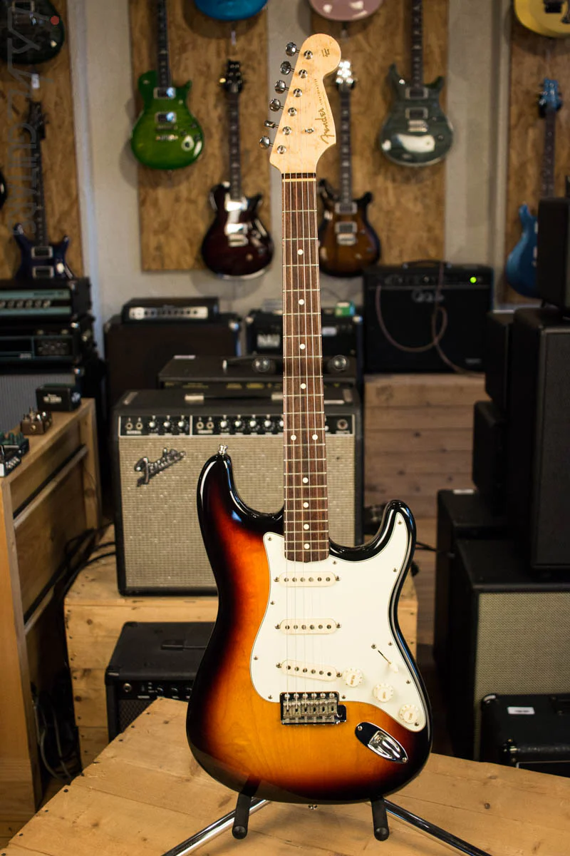 1996 Fender Custom Shop 1960 Stratocaster Three Tone Sunburst - Image 2