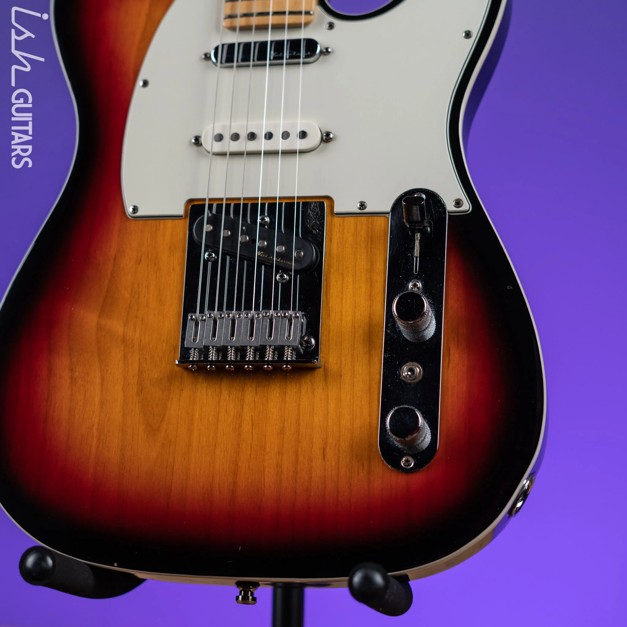 1998-1999 Fender American Deluxe Nashville Telecaster Sunburst - Image 4