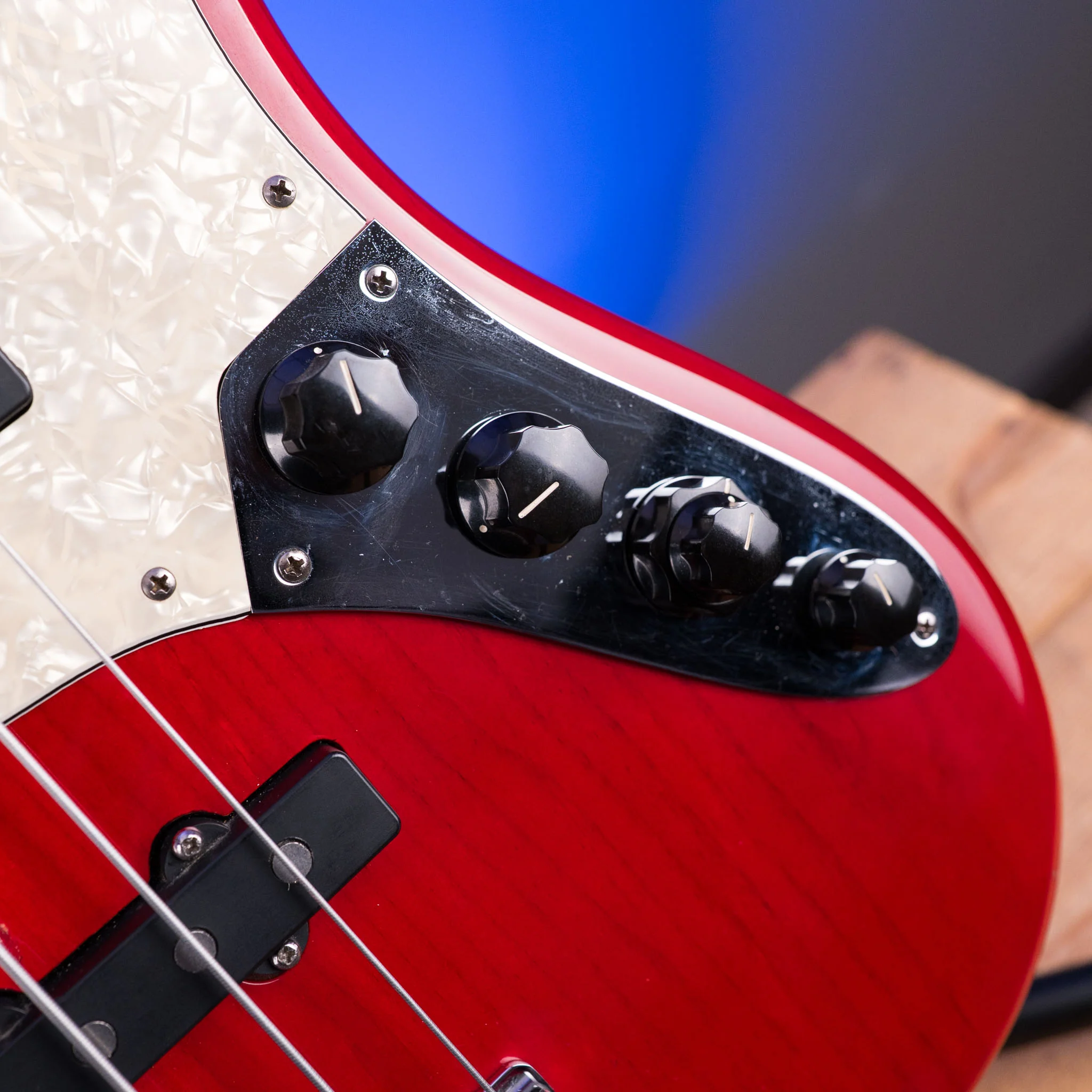 1999 Fender American Deluxe Jazz Bass Fretless 4-String Transparent Crimson Red - Image 8