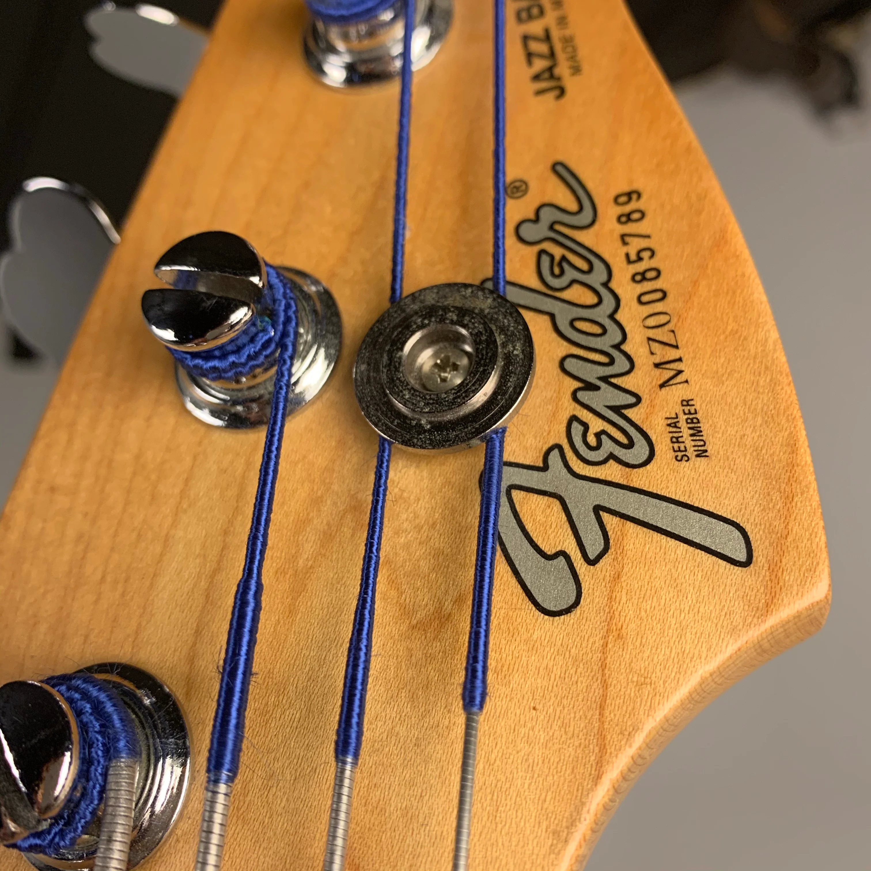 2000 Fender MIM Fretless Jazz Bass Black - Image 15