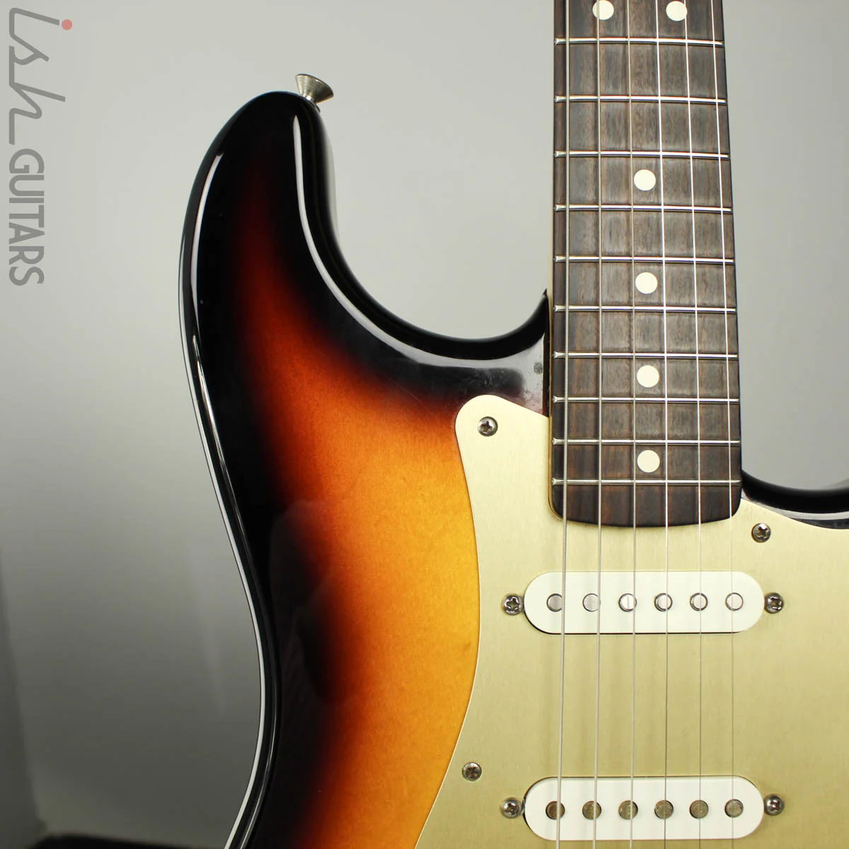 2000 Fender MIM Stratocaster Sunburst w/ Gold Anodized Pickguard - Image 3