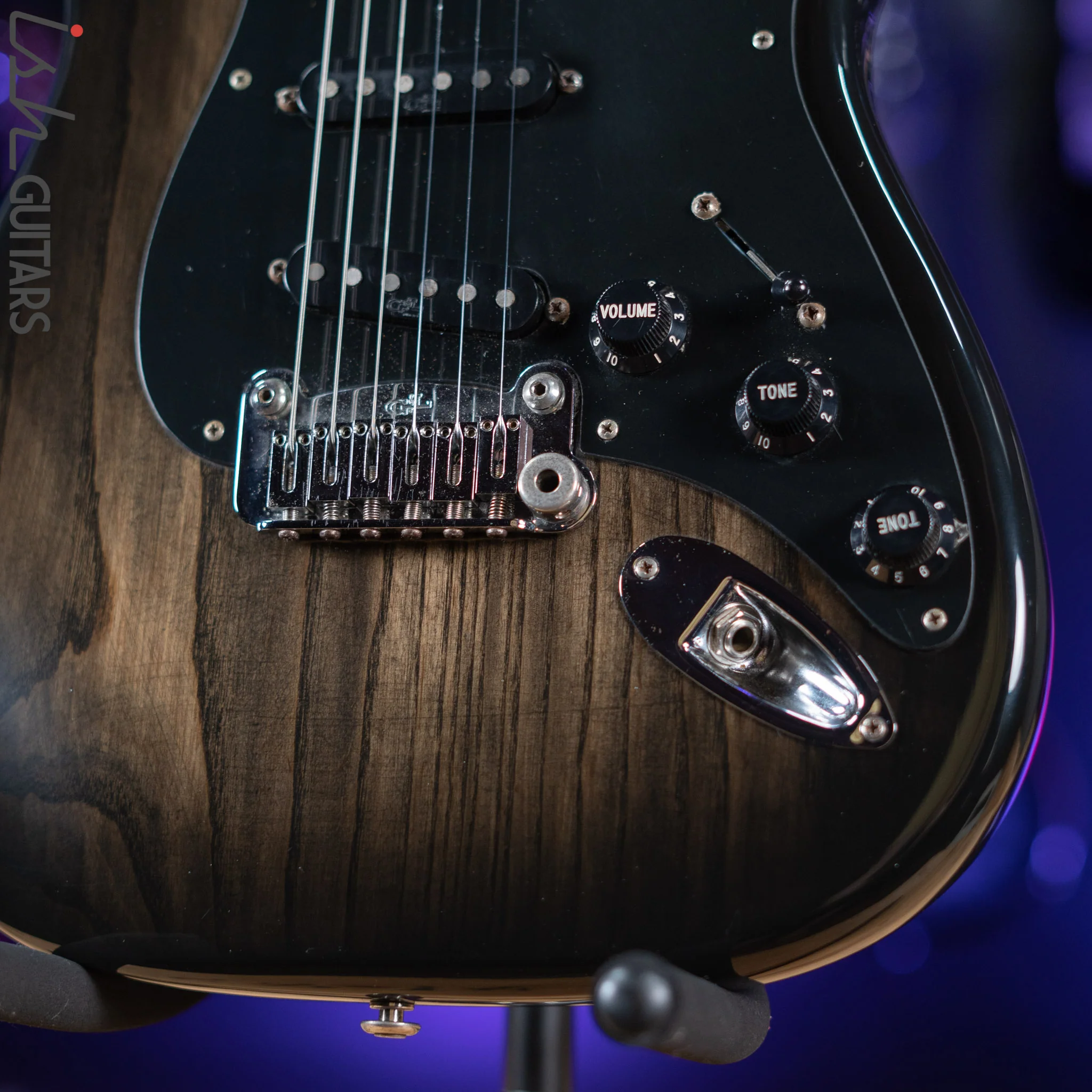 2000s G&L Legacy USA Blackburst - Image 4