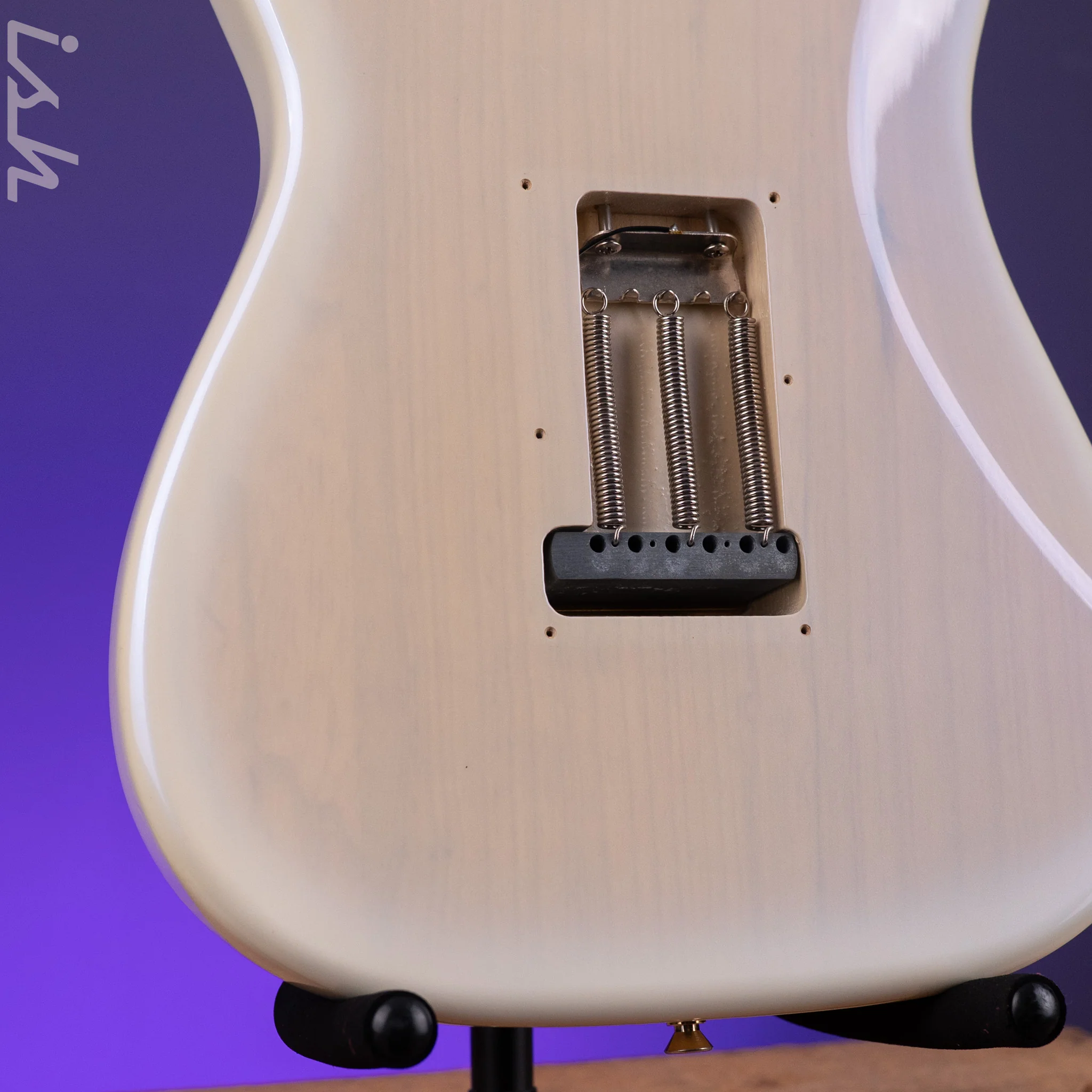 2004 Fender '57 Reissue Stratocaster ST80-SPL White Burst - Image 15