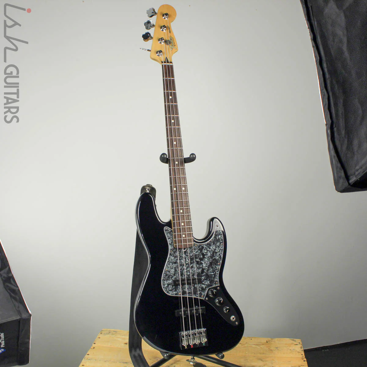 2004 Fender Jazz Bass Standard MIM Black - Image 2