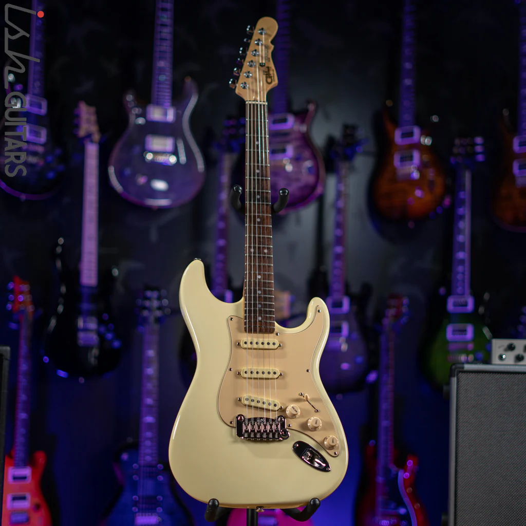 2005 G&L Legacy USA Electric Guitar Cream - Image 2