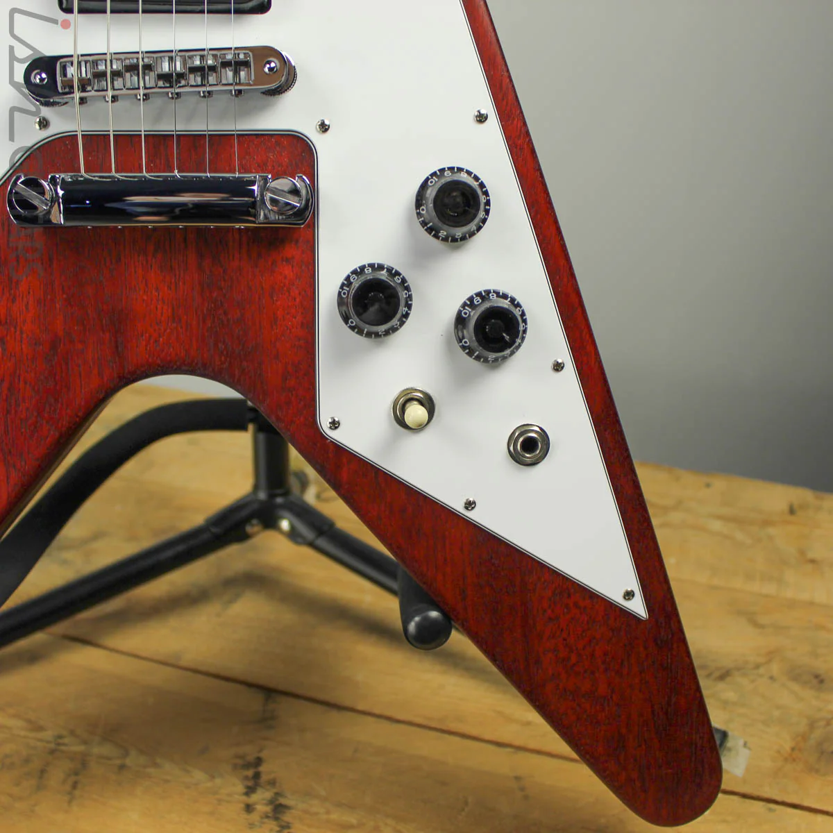 2006 Gibson Flying V Faded Cherry - Image 3