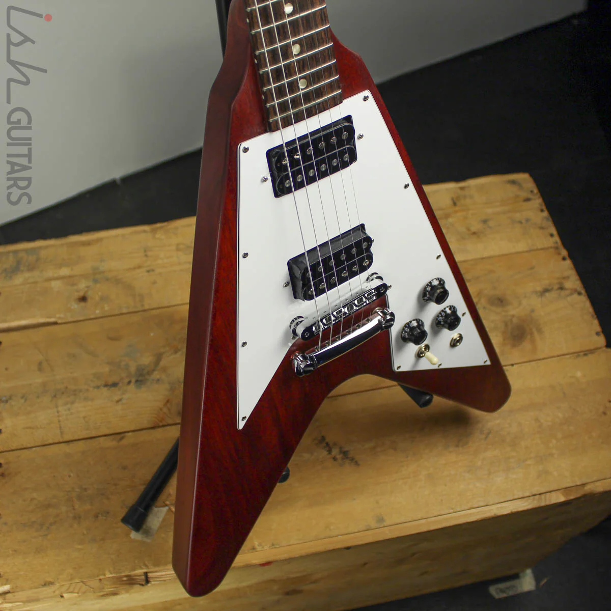 2006 Gibson Flying V Faded Cherry - Image 7