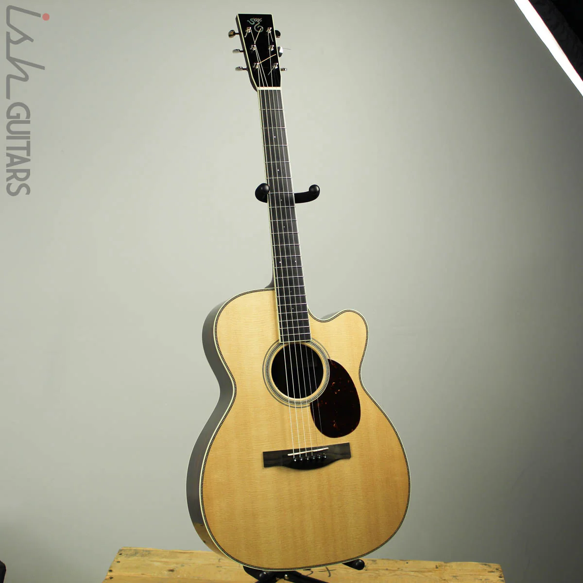 2006 Santa Cruz OM Sitka Spruce Top Acoustic - Image 2