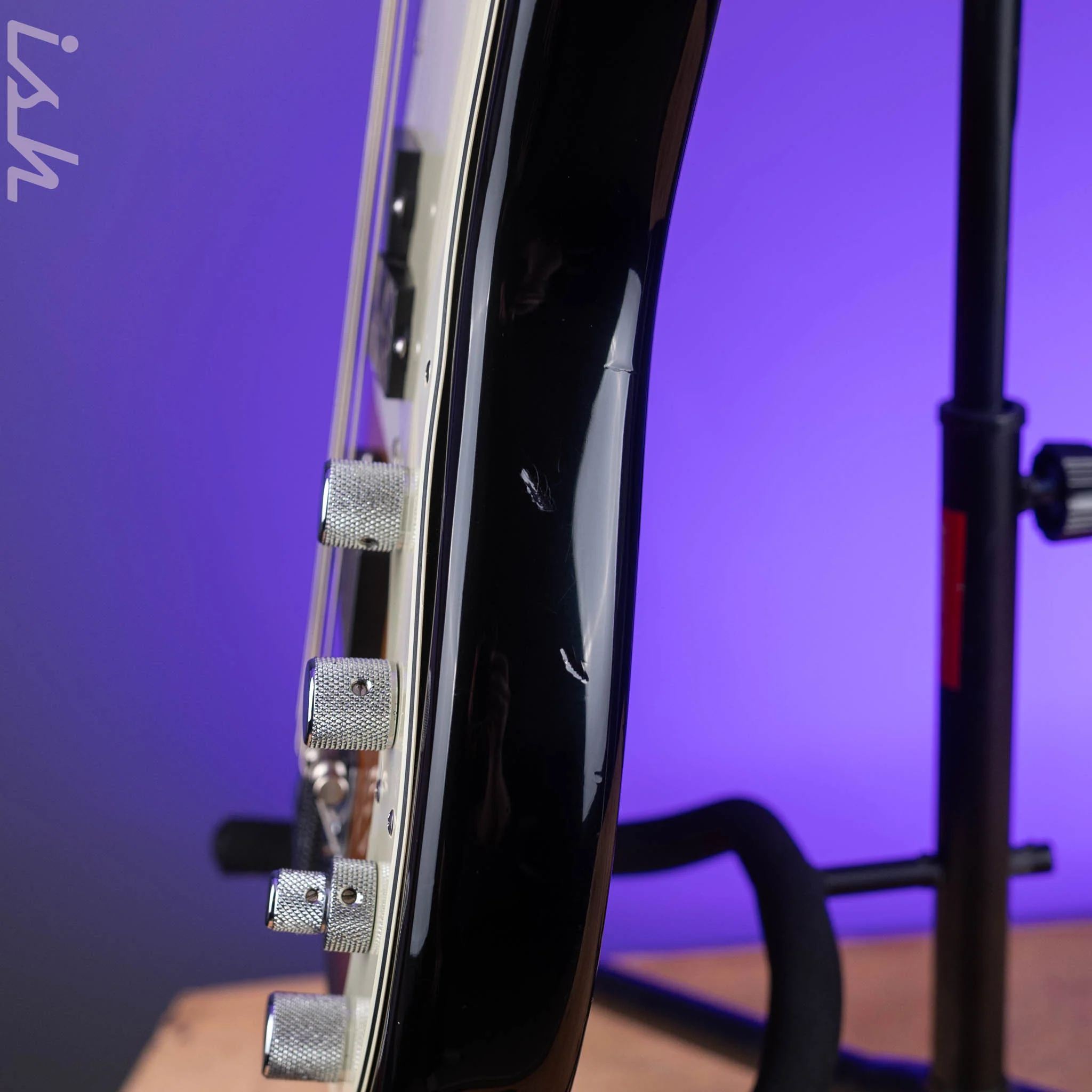 2007 Fender American Deluxe P Bass - Image 10