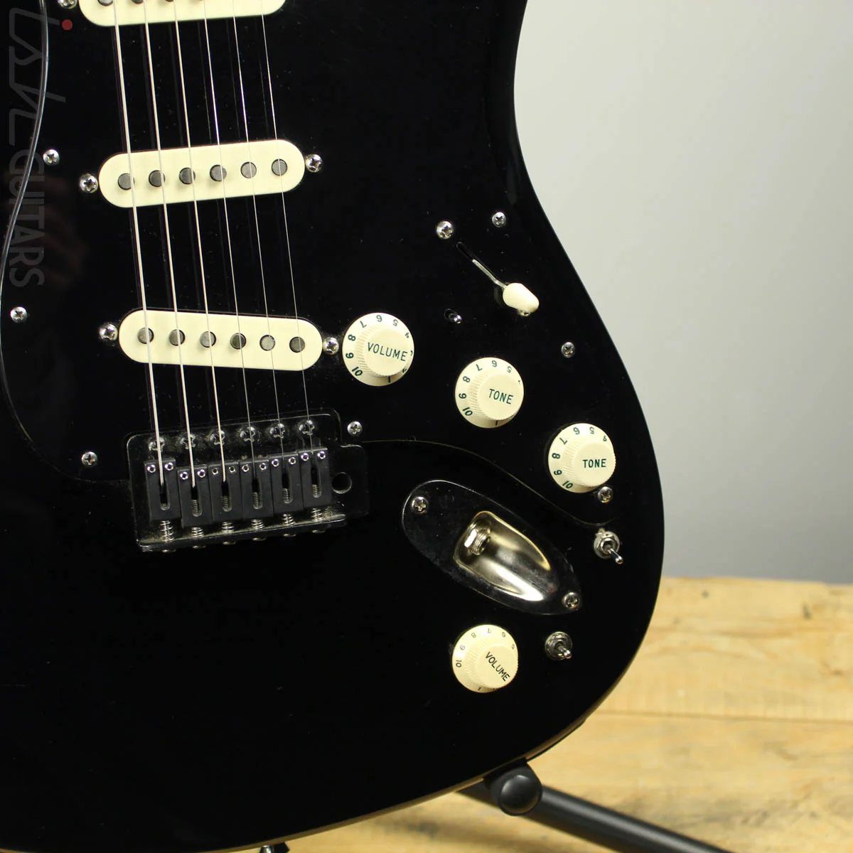 2007 Fender USA Stratocaster MIDI System Black - Image 3