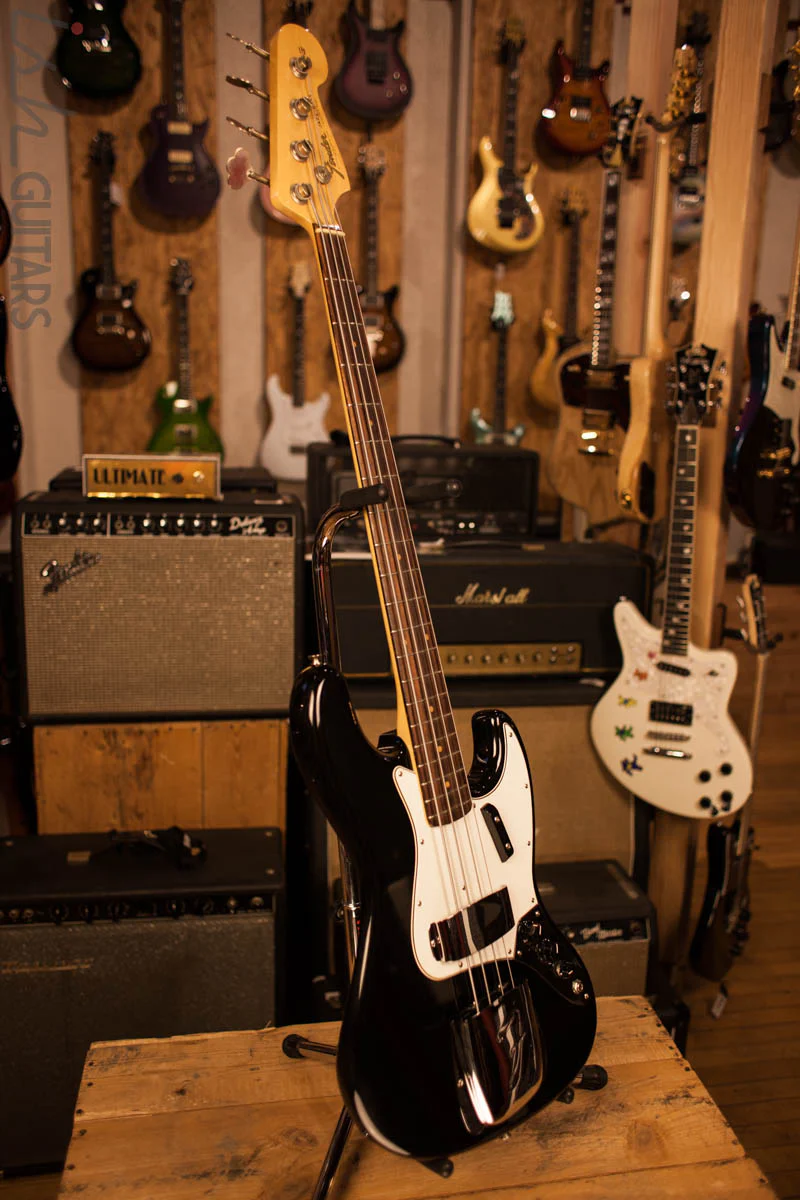 2013 Fender Jazz Bass ‘64 RI All Original - Image 9