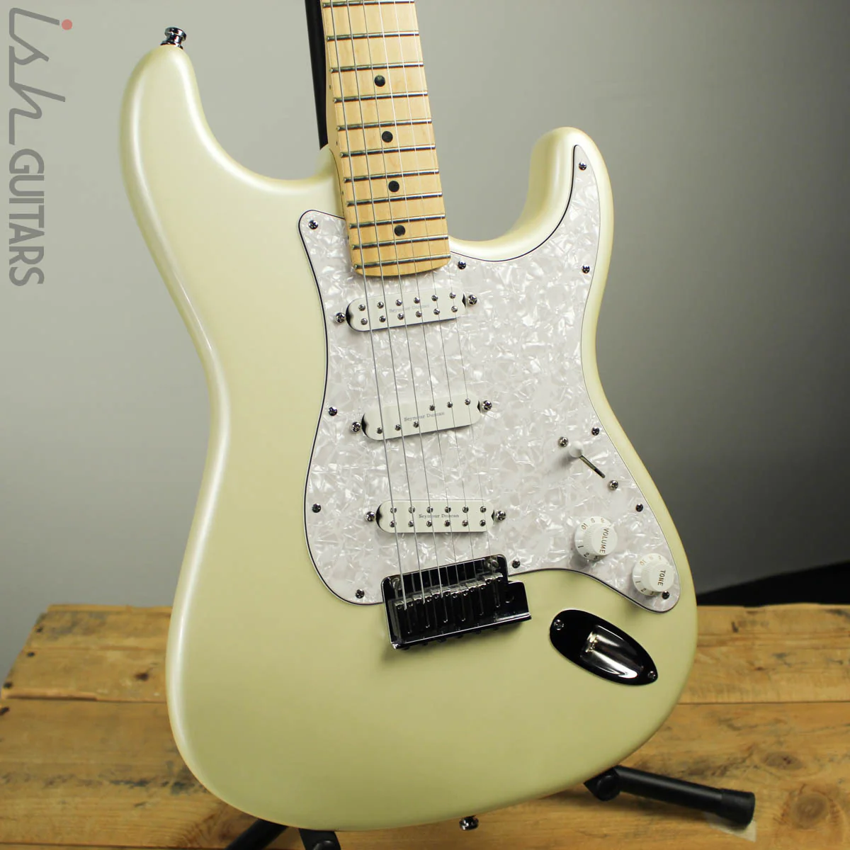 2014 Fender American Deluxe Stratocaster Olympic Pearl White Seymour Duncan Humbucker Pickups