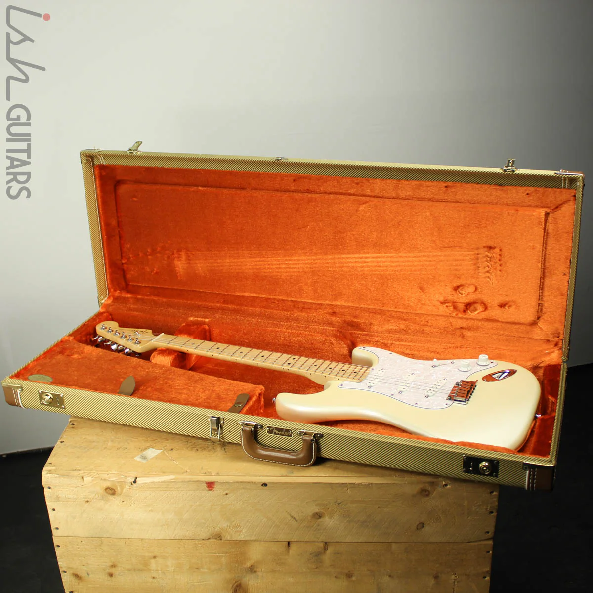 2014 Fender American Deluxe Stratocaster Olympic Pearl White Seymour Duncan Humbucker Pickups - Image 17