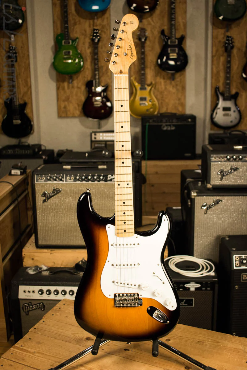 2014 Fender American Vintage Reissue ‘54 Stratocaster Sunburst Limited Edition - Image 2