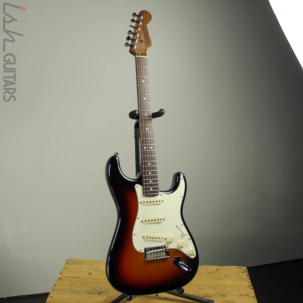 2016 Fender American Professional Stratocaster Solid Rosewood Neck - Image 2