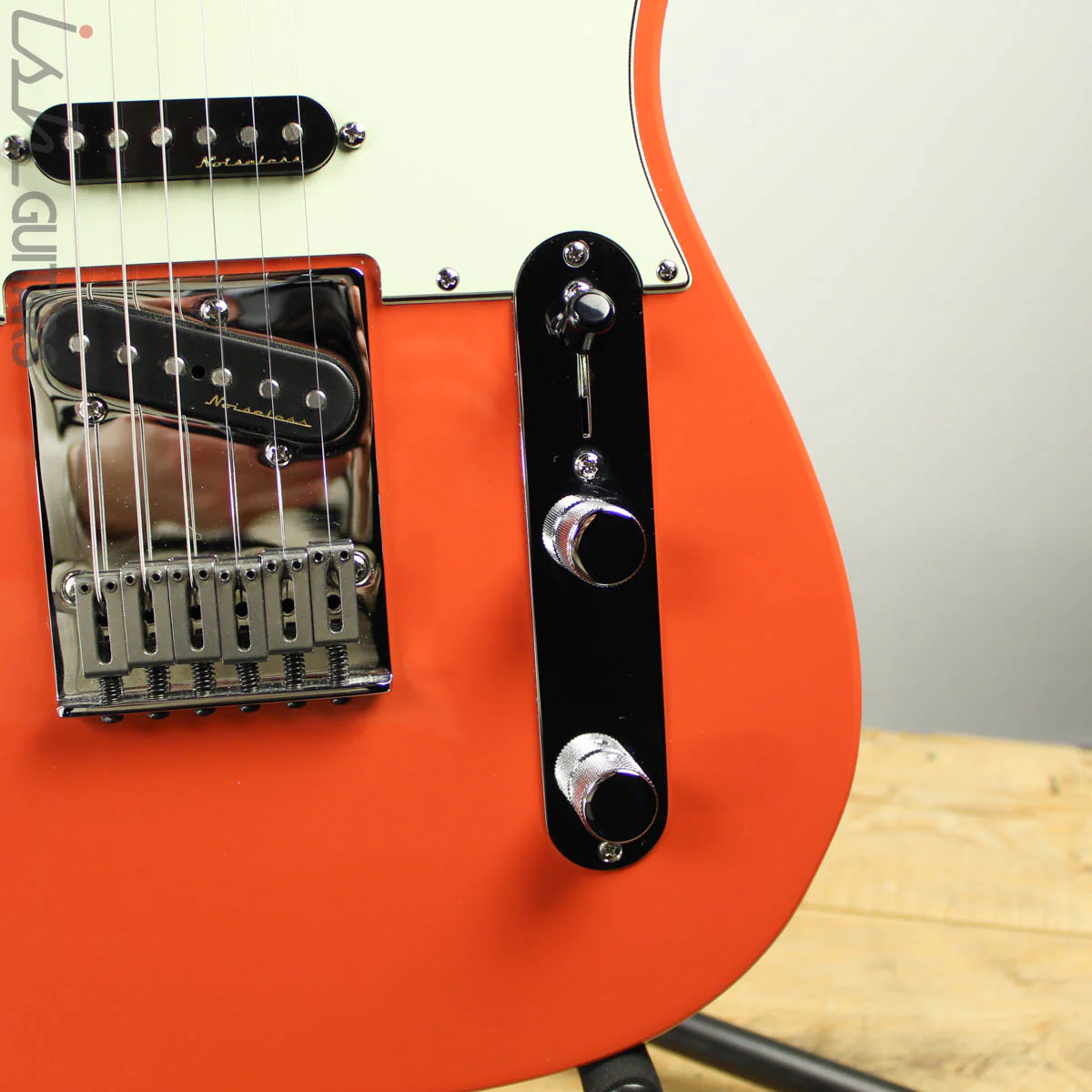 2016 Fender Deluxe Nashville MIM Telecaster Fiesta Red - Image 4
