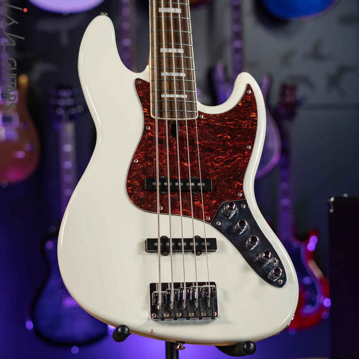 2016 Sire Marcus Miller V7 5-String Antique White