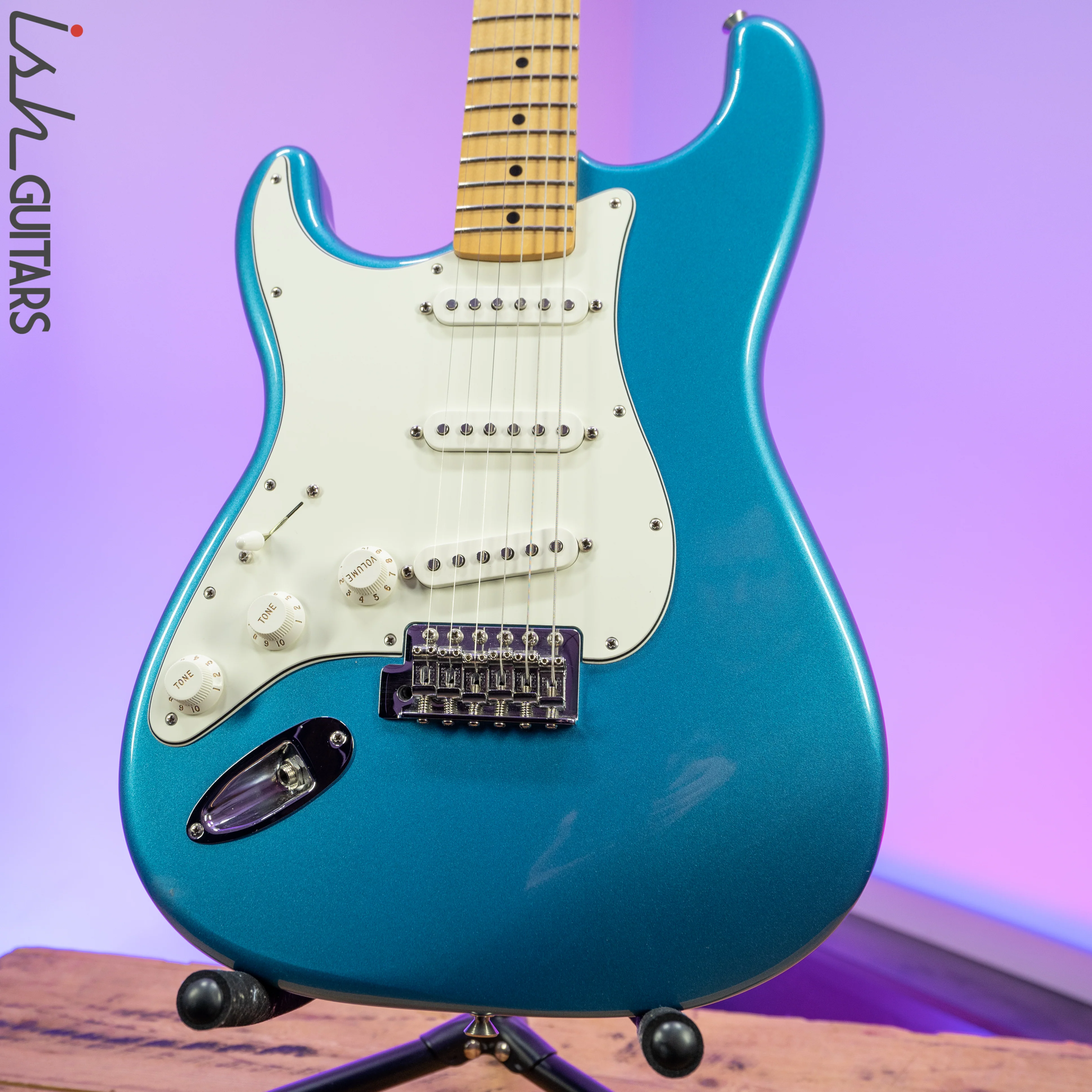 2017 Fender Stratocaster MIM Left Handed Metallic Blue