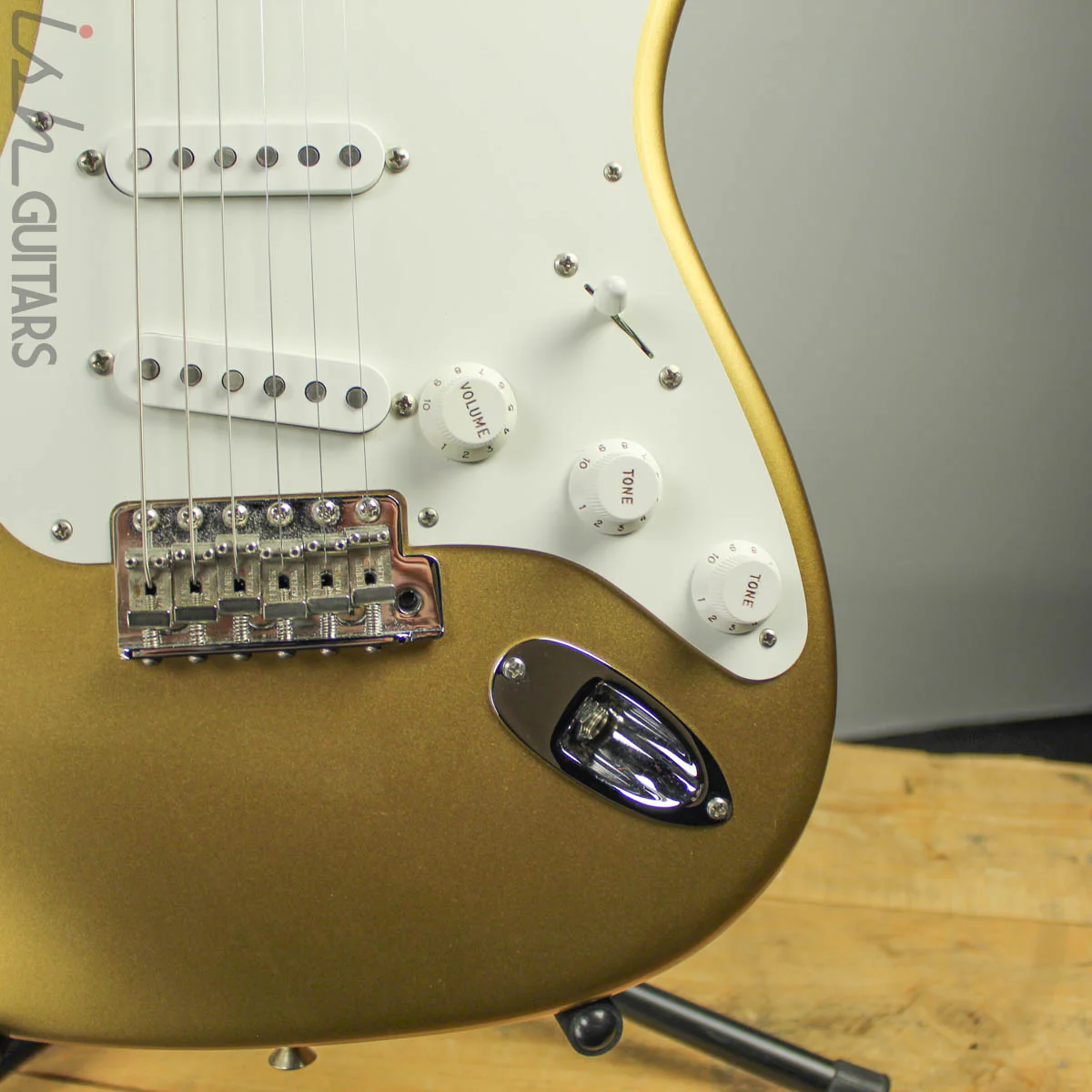 2018 Fender American Original ‘50s Stratocaster Gold Aztec Gold - Image 3