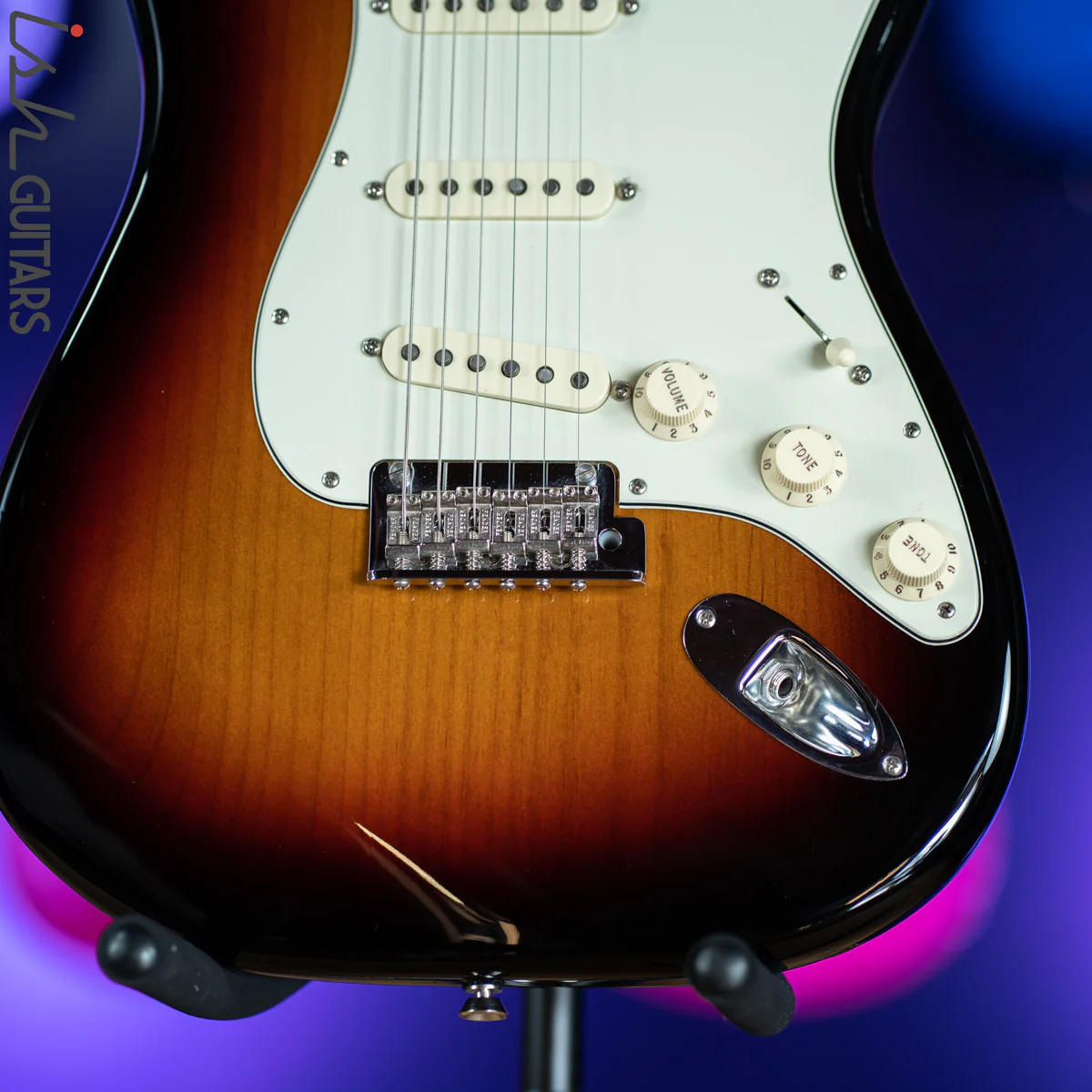 2018 Fender American Professional Stratocaster Burst - Image 4
