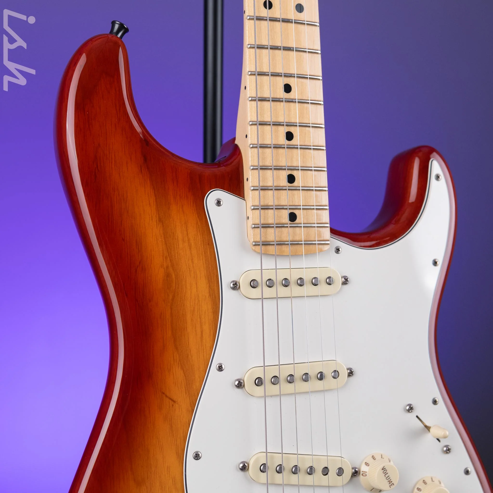 2018 Fender Stratocaster Professional Sienna Sunburst - Image 3