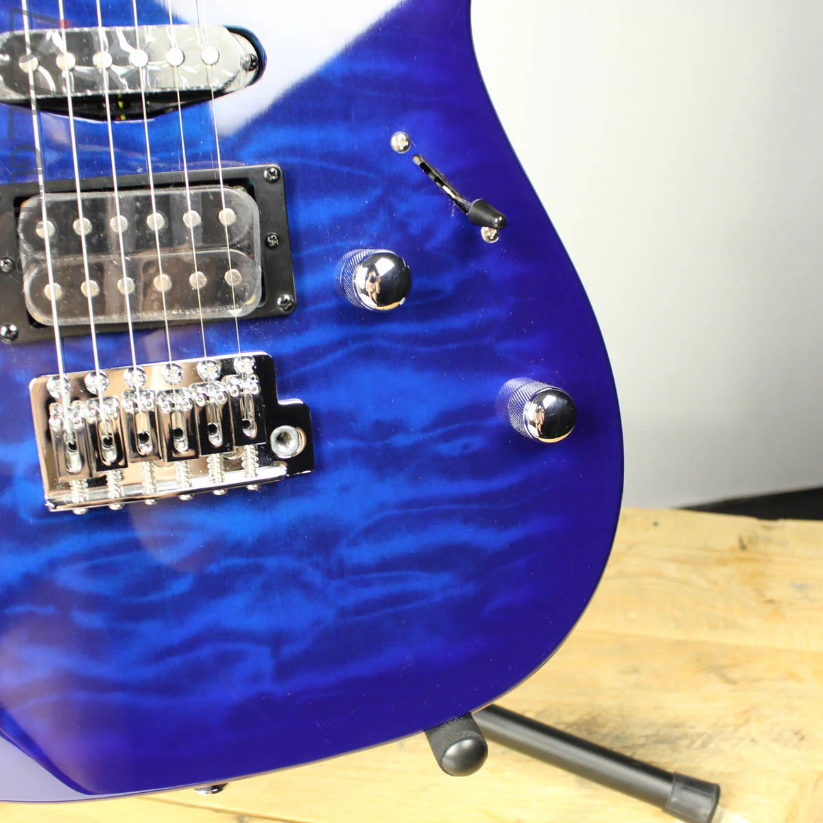 2018 Ibanez Gio GRX70QA Transparent Blue Burst - Image 4