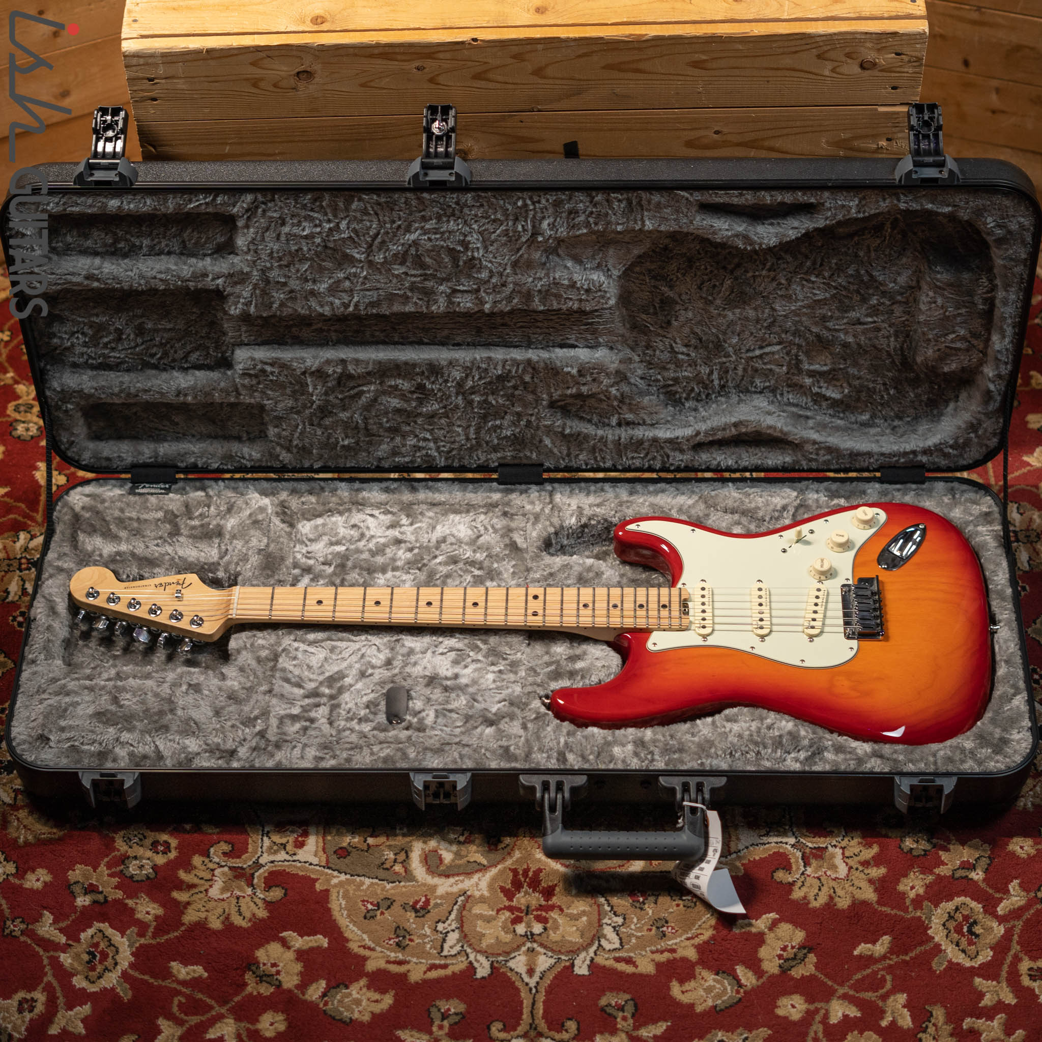2019 Fender American Elite Stratocaster Aged Cherry Burst - Image 13