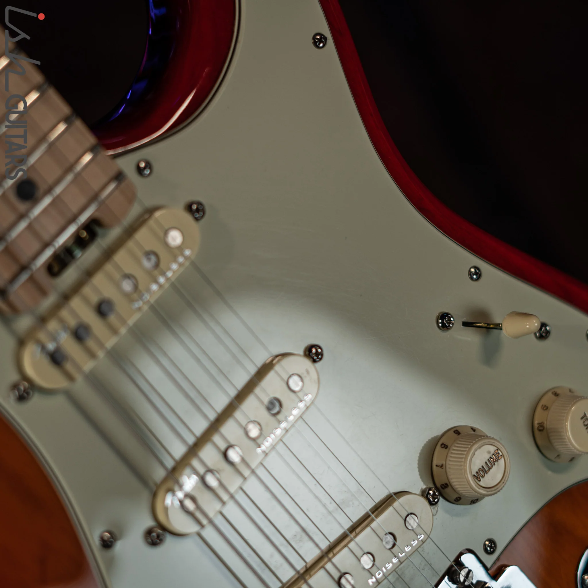 2019 Fender American Elite Stratocaster Aged Cherry Burst - Image 7