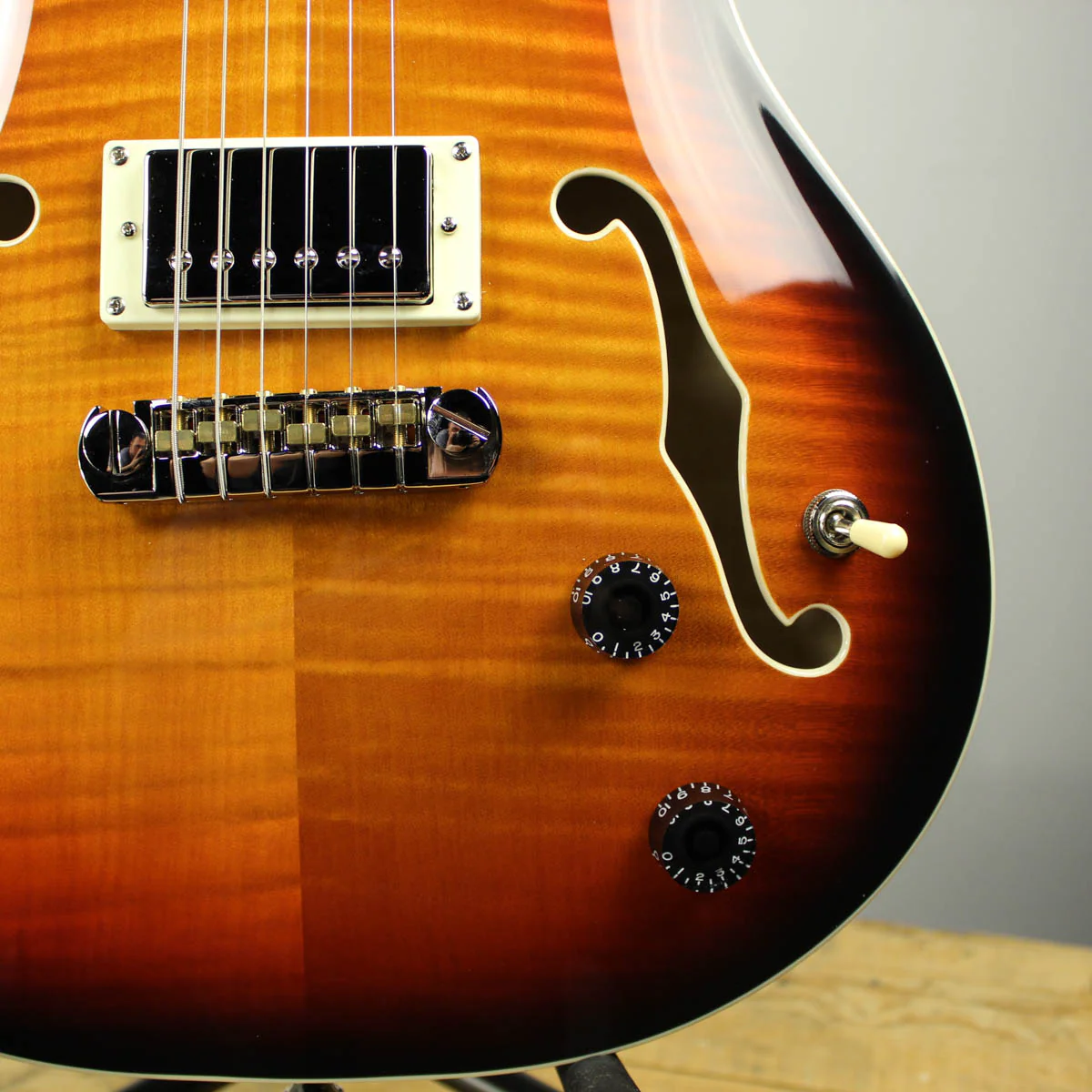 2020 PRS SE Hollowbody II Tricolor Sunburst - Image 4