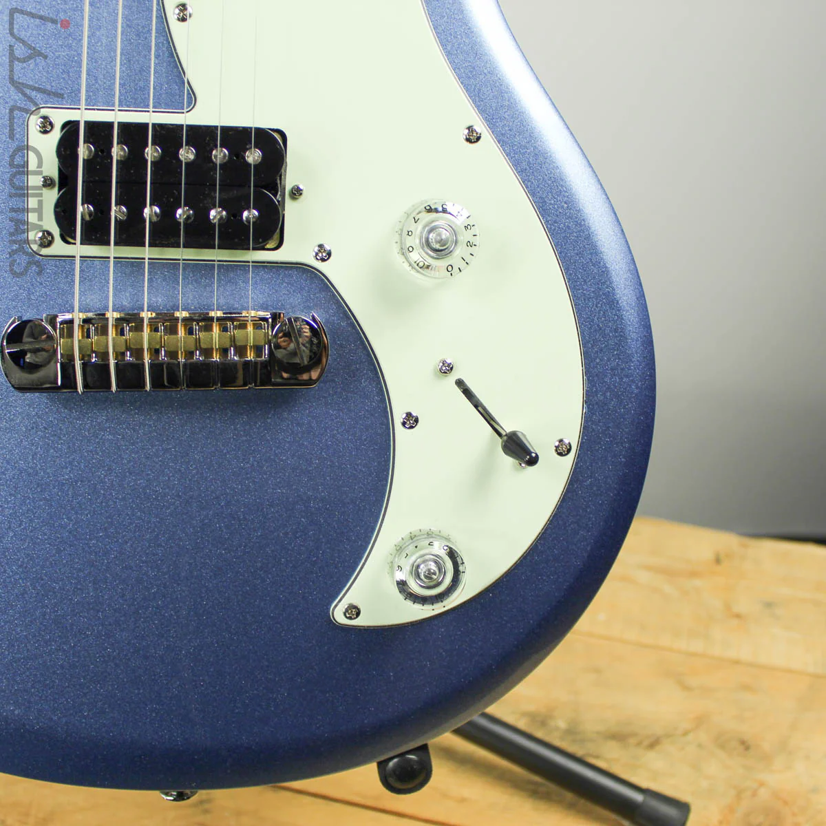 PRS SE Mira Frost Blue Metallic - Image 3