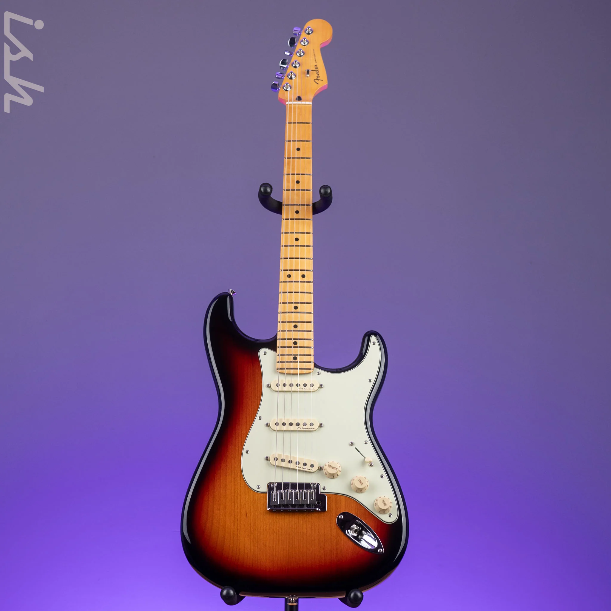 2021 Fender Player Plus Stratocaster Tobacco Sunburst - Image 2