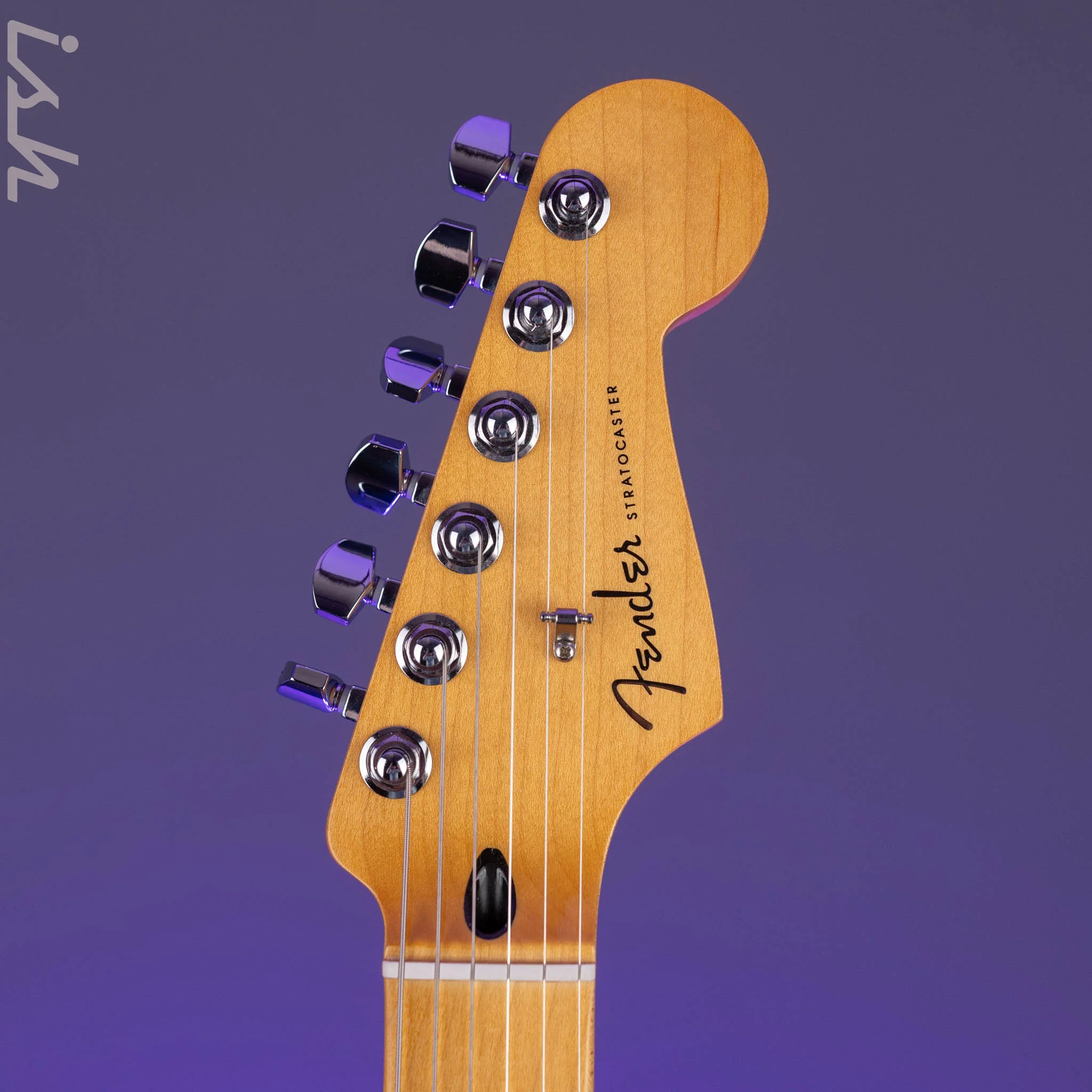2021 Fender Player Plus Stratocaster Tobacco Sunburst - Image 6