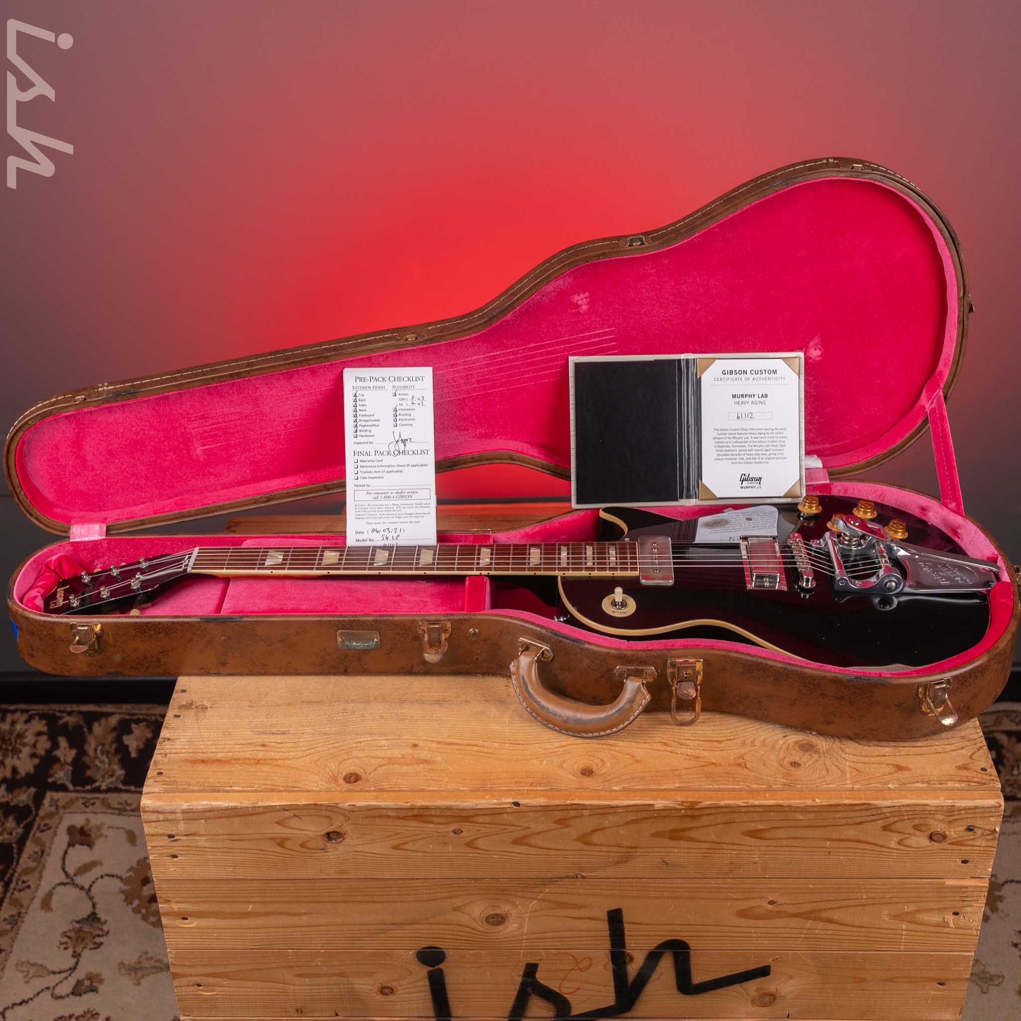 2021 Gibson Murphy Lab Heavy Relic Les Paul Standard 1956 Reissue Black Over Gold w/ Bigsby - Image 12