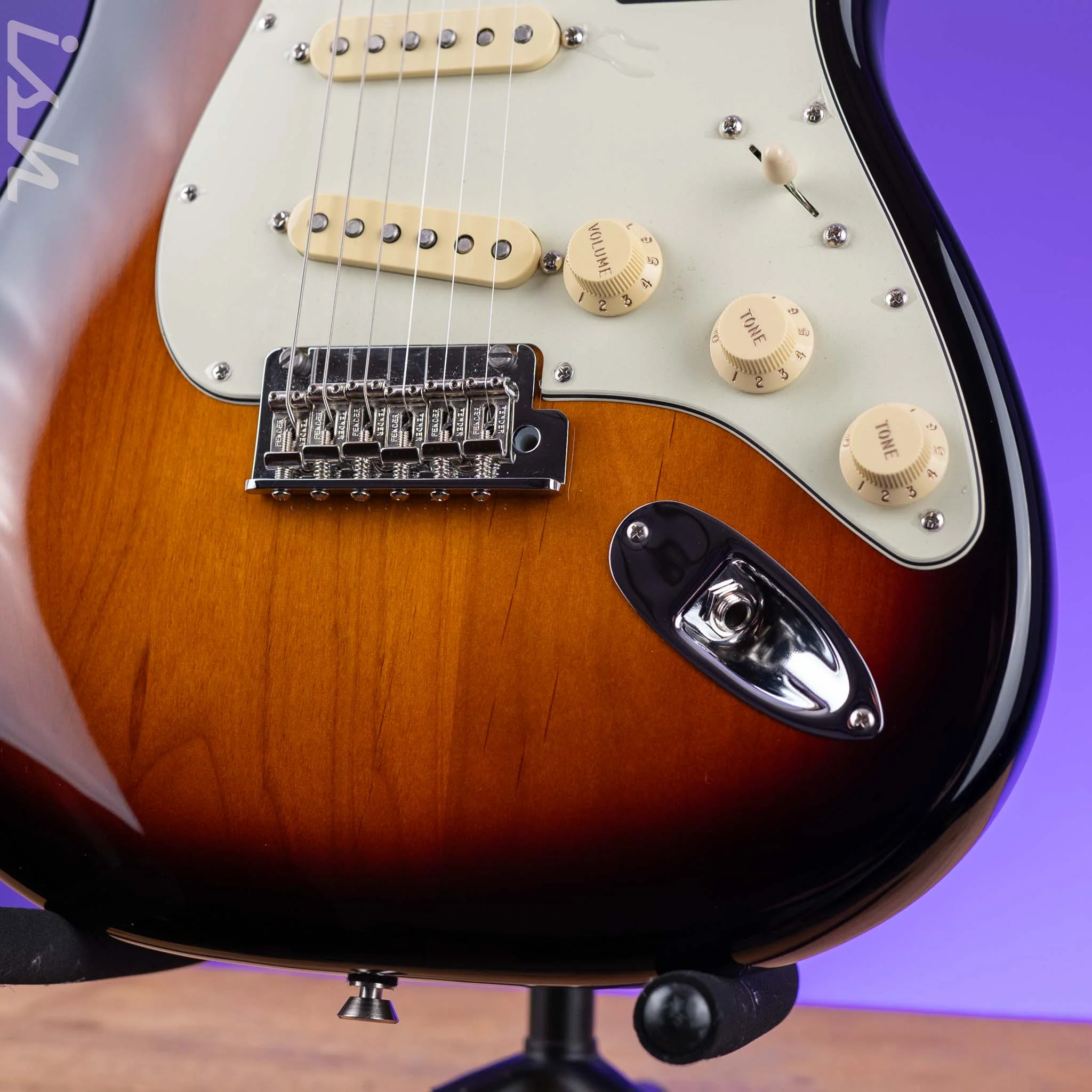 2023 Fender American Professional II Stratocaster 2-Color Sunburst - Image 4