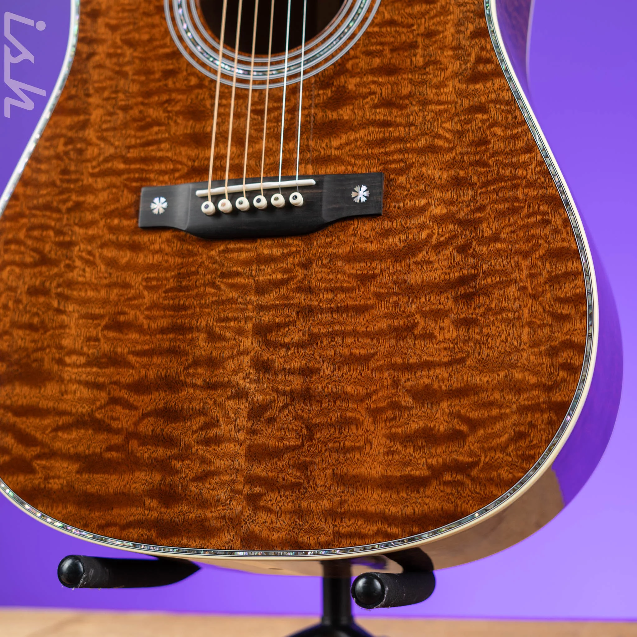 Martin D-42 Style Custom Shop - Quilted Pommele Sapele Premium Mahogany - Image 4