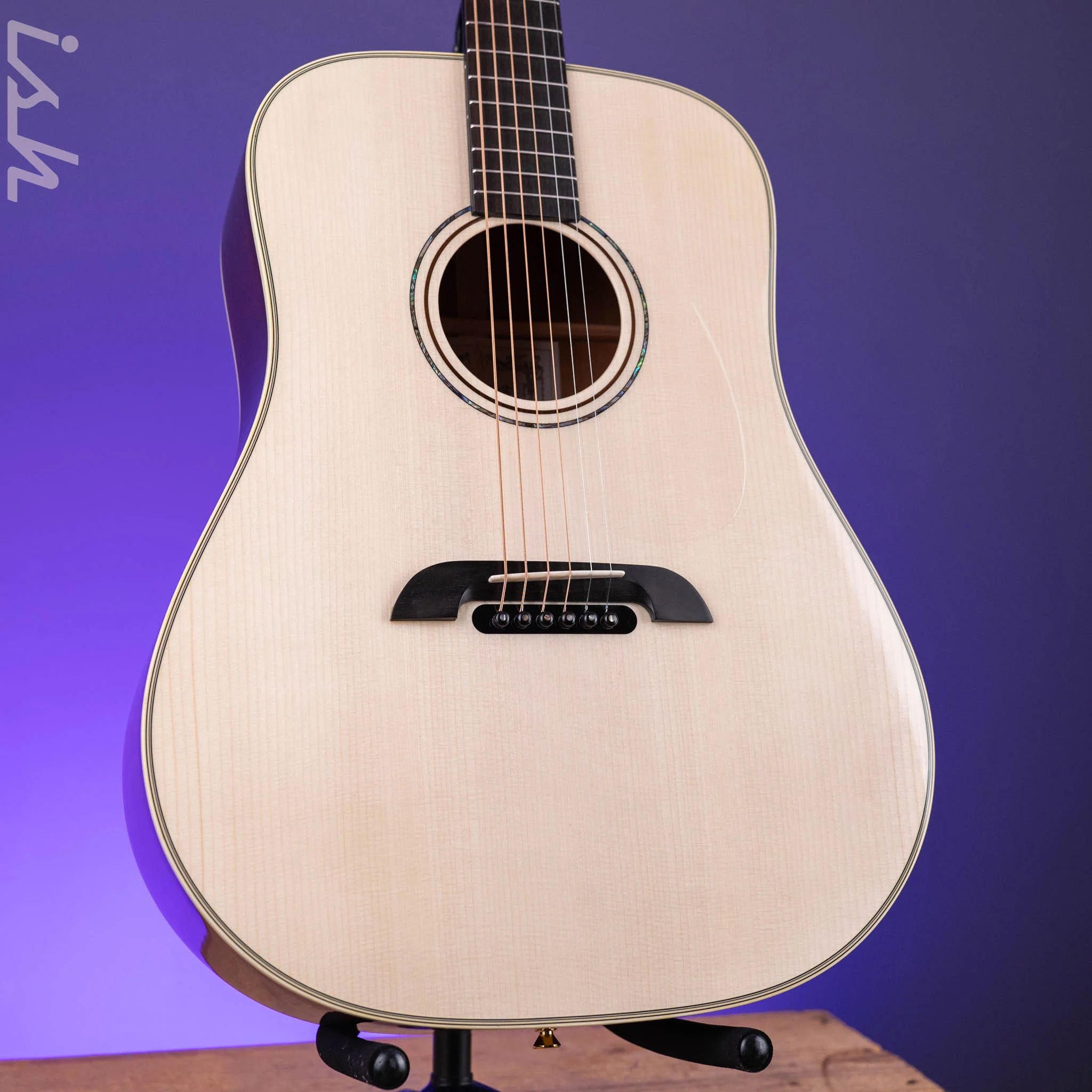 Alvarez Yairi DYM60HD Masterworks Dreadnought Honduran Mahogany