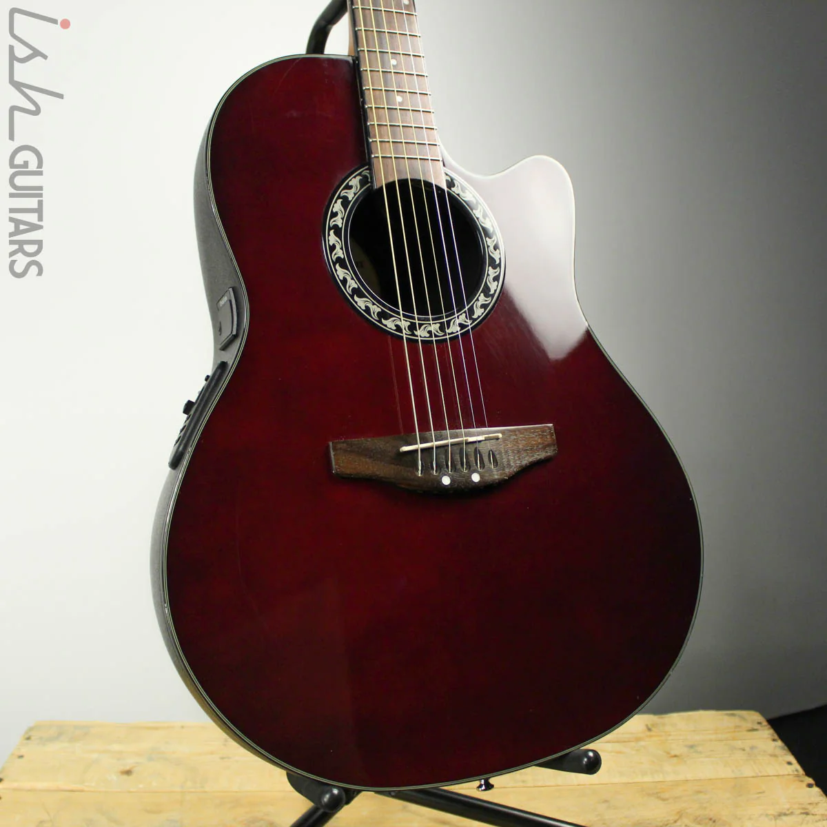 Applause by Ovation AB24-RR