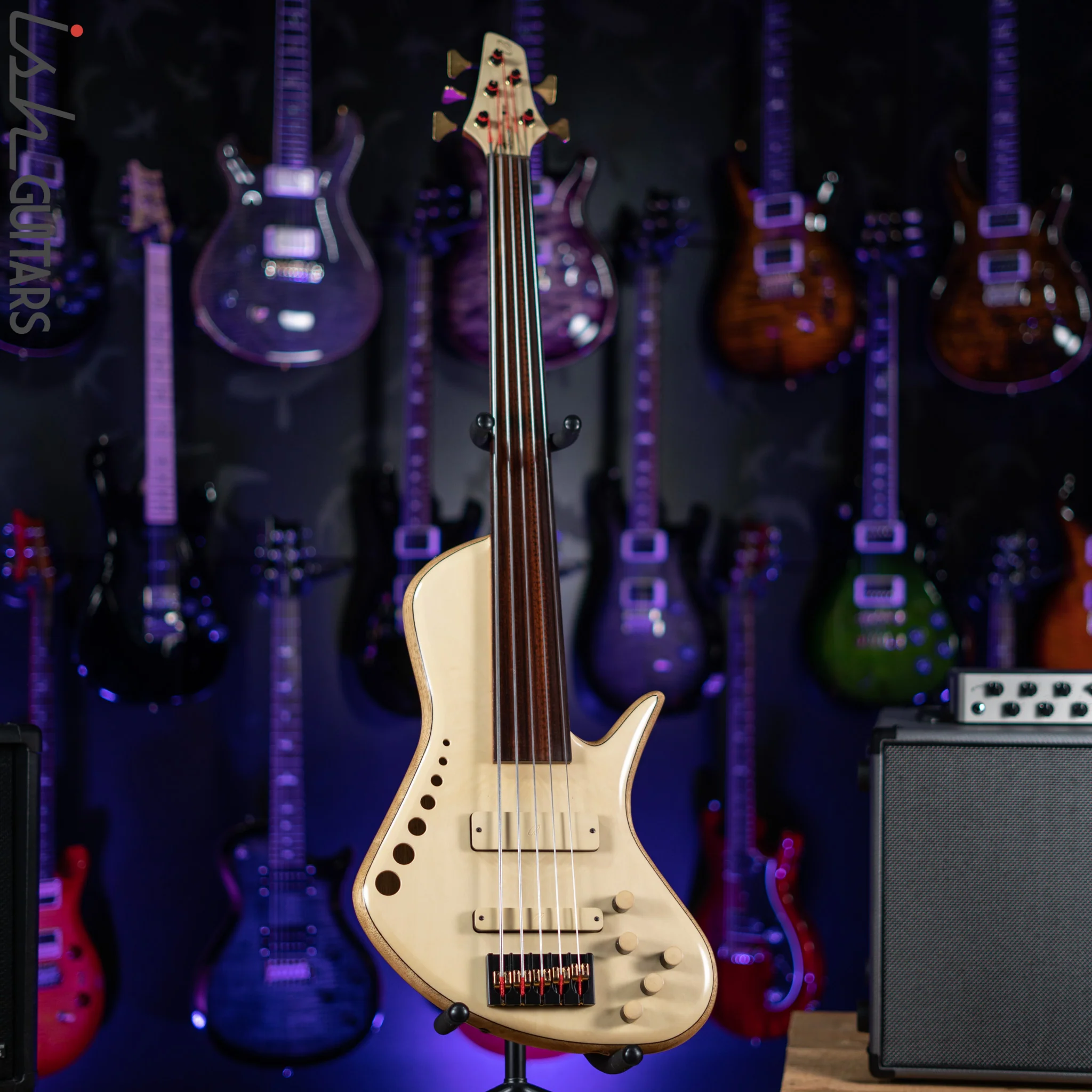Benavente SCB Hollowbody Fretless 5 String Bass Natural - Image 2