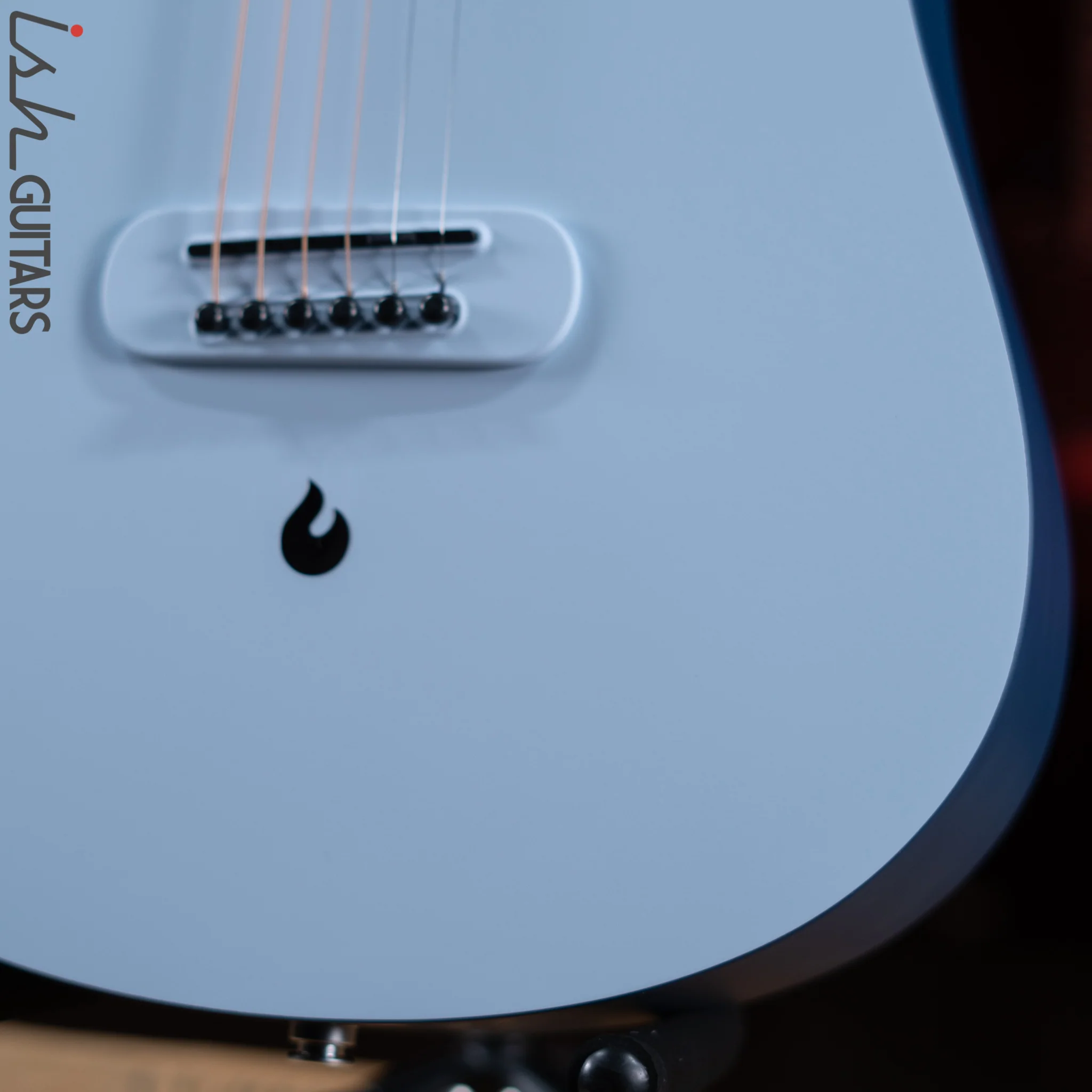 Lava Music Blue Lava Smart Acoustic Guitar Ice Blue/ Ocean Blue w/ Airflow Bag - Image 4