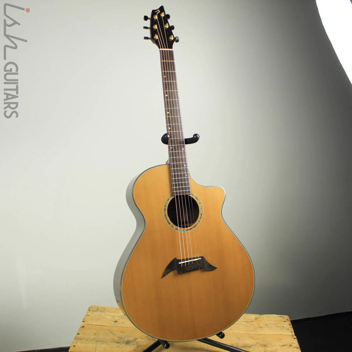 Breedlove Cascade J25/CRE Acoustic - Image 2