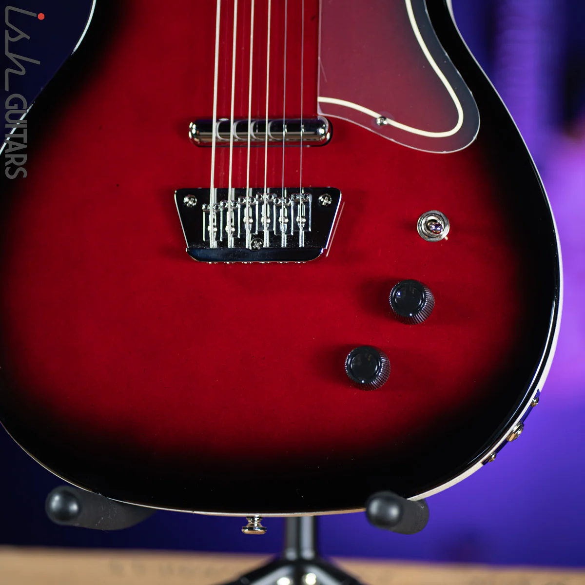 Danelectro 56 Singlecut Baritone Red Burst - Image 5