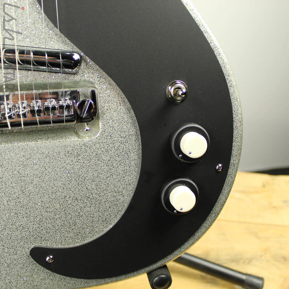 Danelectro 59M NOS+ 60th Anniversary Edition Silver Metalflake - Image 5