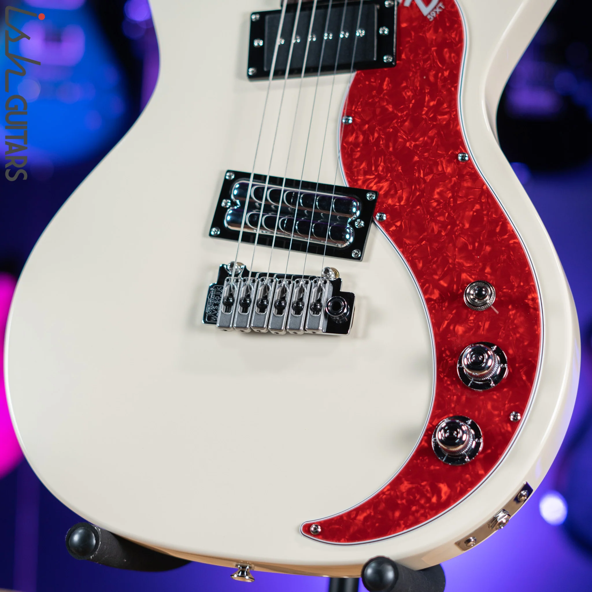 Danelectro '59XT Electric Guitar Vintage Cream Demo - Image 4