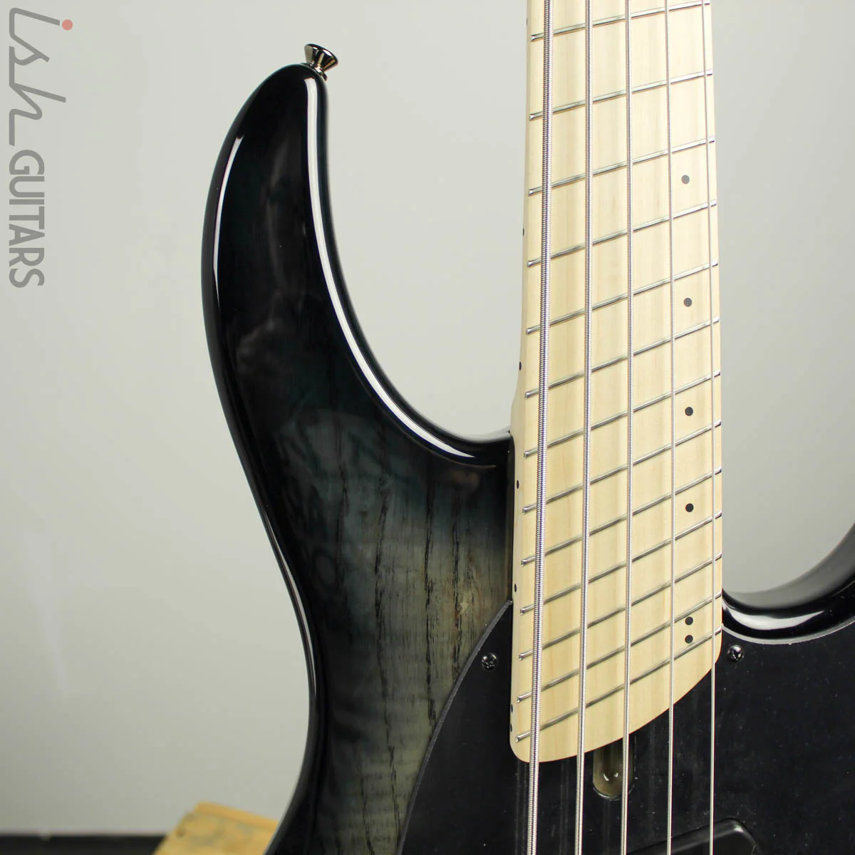 Dingwall Combustion 5-String 3-PUP 2 Tone Blackburst Swamp Ash Top - Image 3