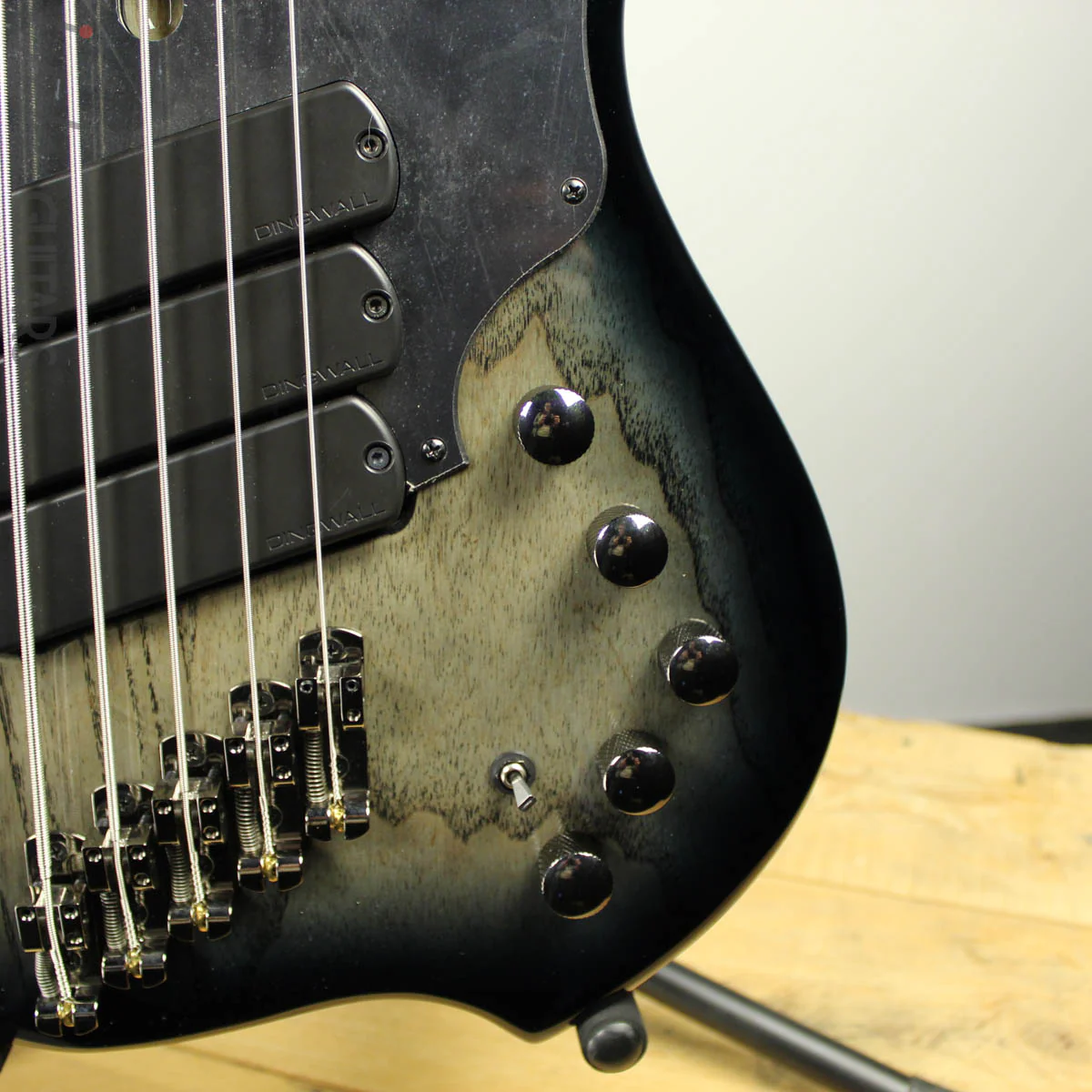 Dingwall Combustion 5-String 3-PUP 2 Tone Blackburst Swamp Ash Top - Image 4
