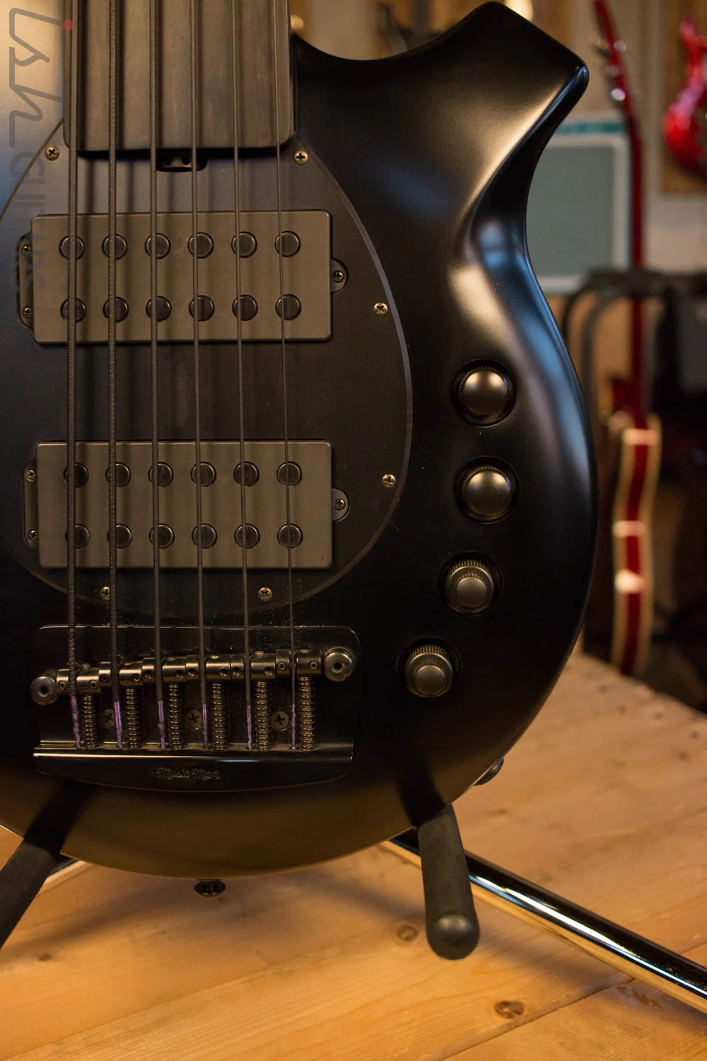 Ernie Ball Music Man Bongo 6 HH Fretless Stealth - Image 4